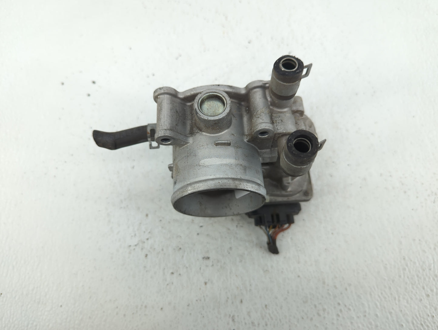 2012-2019 Kia Soul Throttle Body P/N:5302 2T21 35100-2B300 Fits Fits 2012 2013 2014 2015 2016 2017 2018 2019 OEM Used Auto P