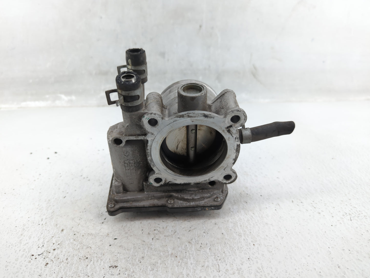 2012-2019 Kia Soul Throttle Body P/N:5302 2T21 35100-2B300 Fits Fits 2012 2013 2014 2015 2016 2017 2018 2019 OEM Used Auto P