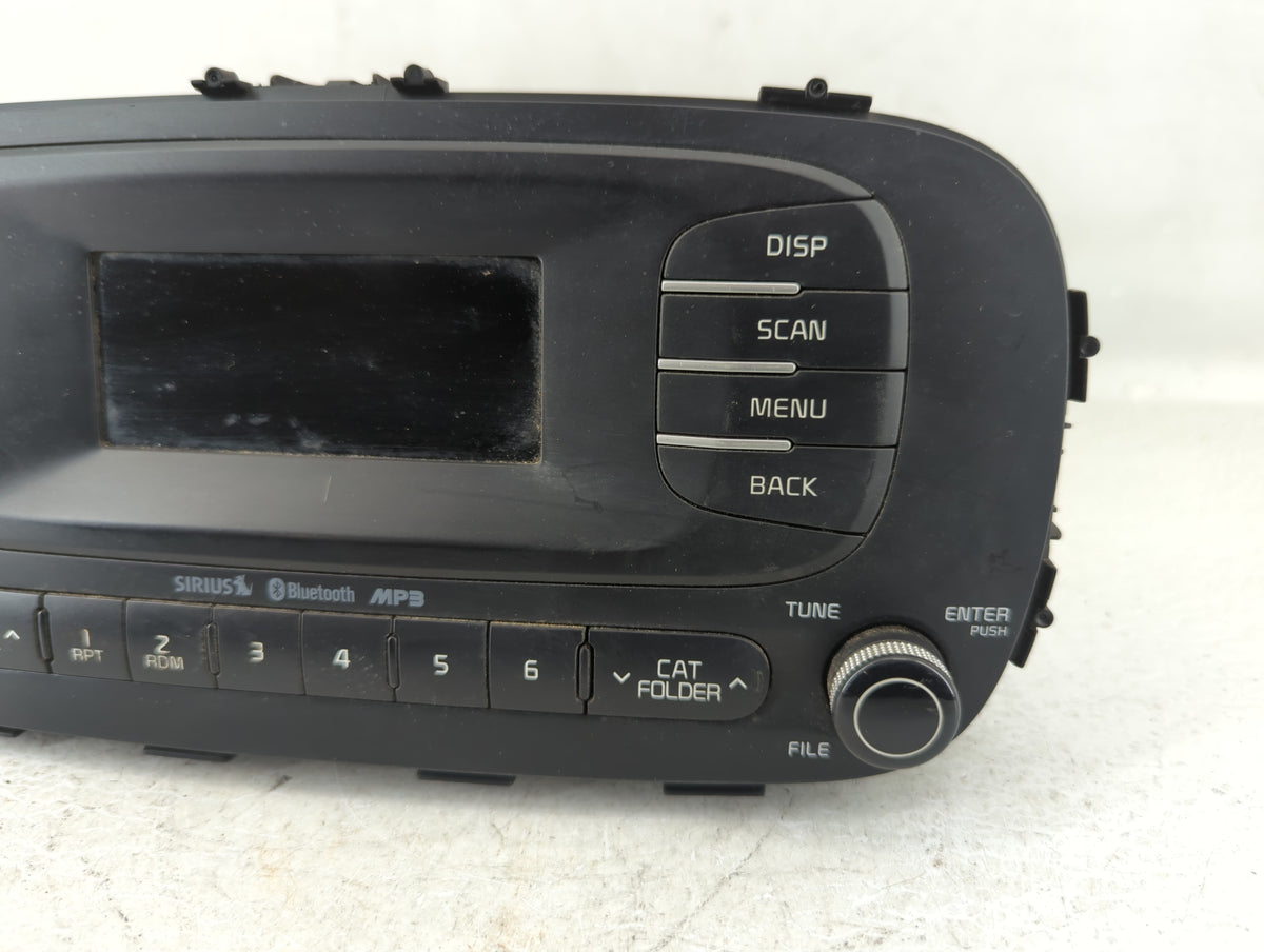 2014-2016 Kia Soul Am Fm Cd Player Radio Receiver 582039 - Oemusedautoparts1.com