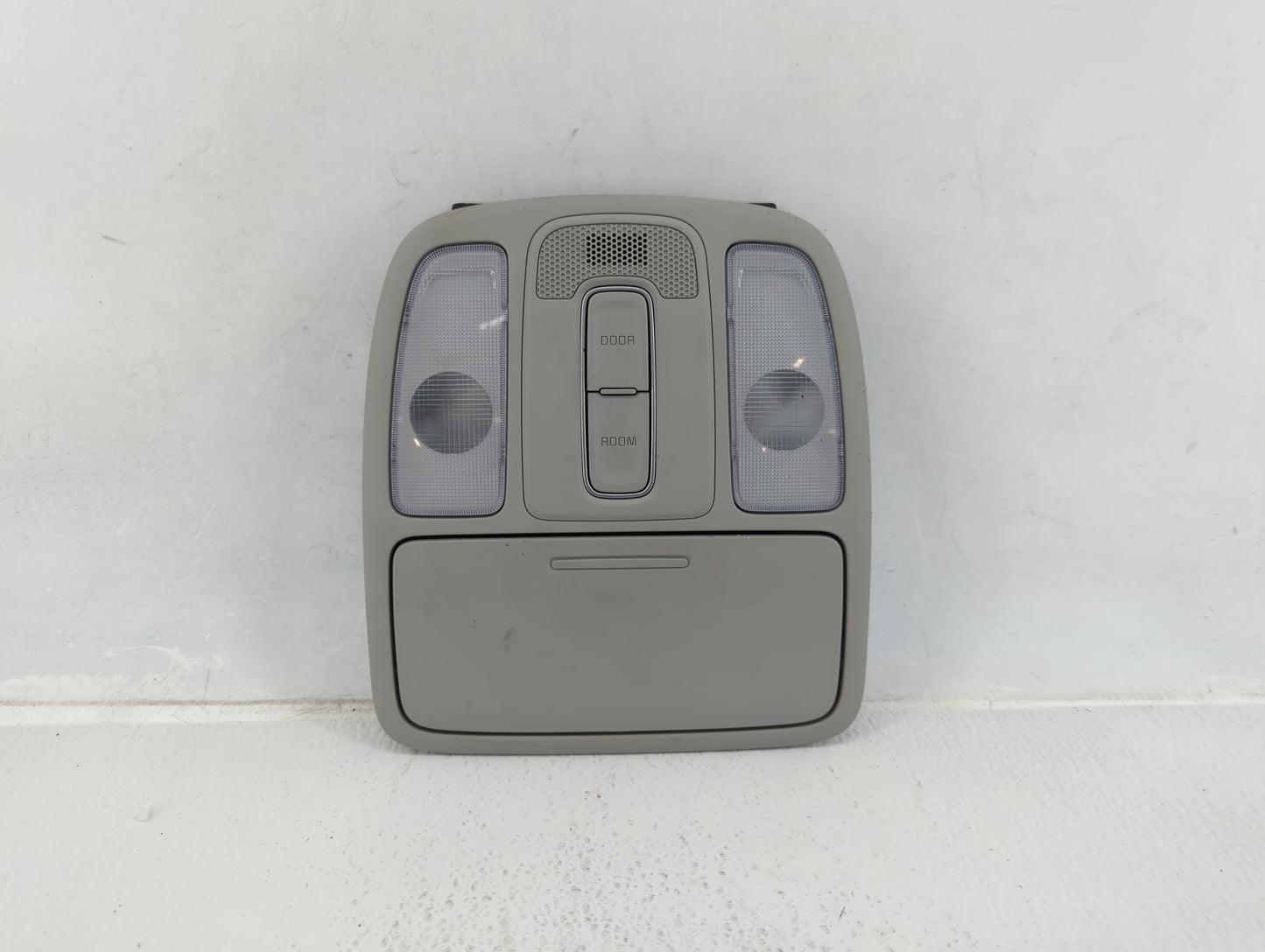 2014-2019 Kia Soul Overhead Roof Console 585840 - Oemusedautoparts1.com