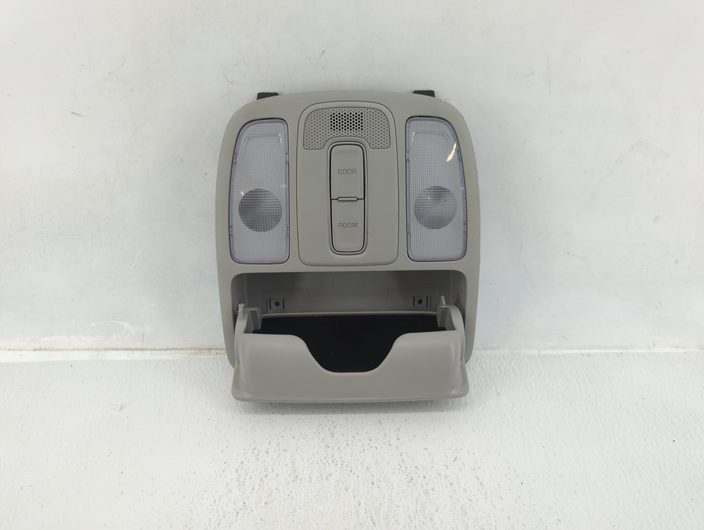 2014-2019 Kia Soul Overhead Roof Console 585840 - Oemusedautoparts1.com