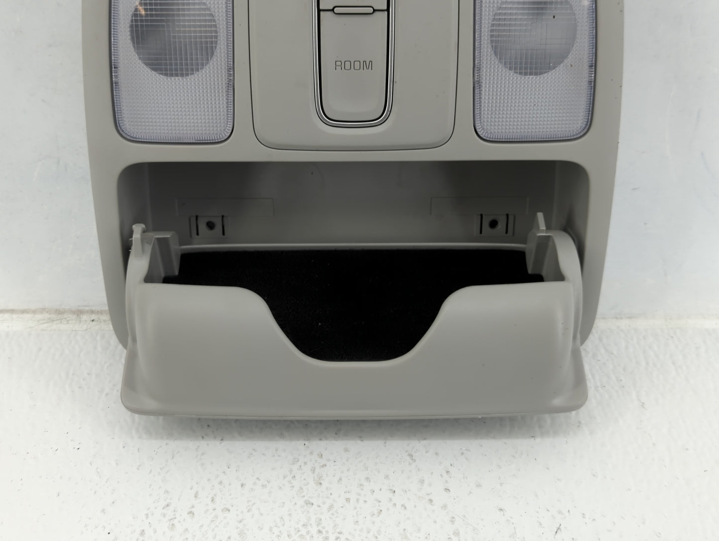 2014-2019 Kia Soul Overhead Roof Console 585840 - Oemusedautoparts1.com