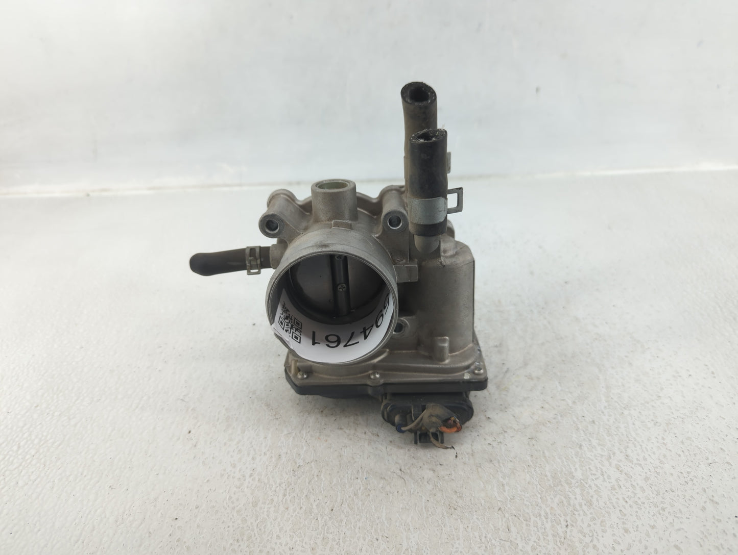 2012-2019 Kia Soul Throttle Body P/N:35100-2B300 Fits Fits 2012 2013 2014 2015 2016 2017 2018 2019 OEM Used Auto Parts - Oem