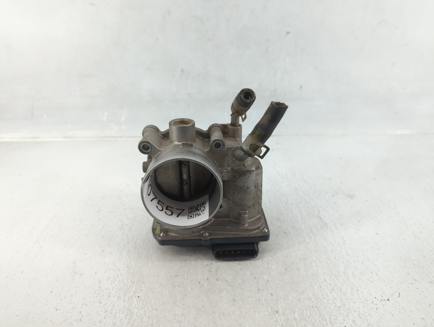 2014-2019 Kia Soul Throttle Body P/N:35110-2E000 Fits Fits 2011 2012 2013 2014 2015 2016 2017 2018 2019 2020 2021 OEM Used A
