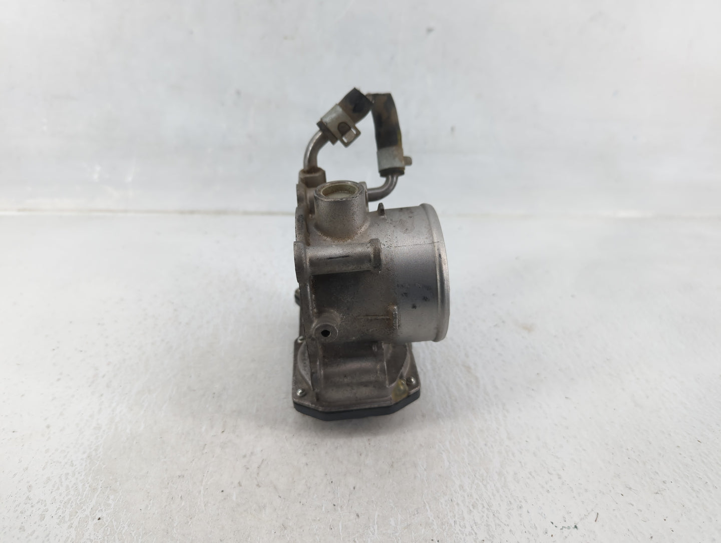 2014-2019 Kia Soul Throttle Body P/N:35110-2E000 Fits Fits 2011 2012 2013 2014 2015 2016 2017 2018 2019 2020 2021 OEM Used A
