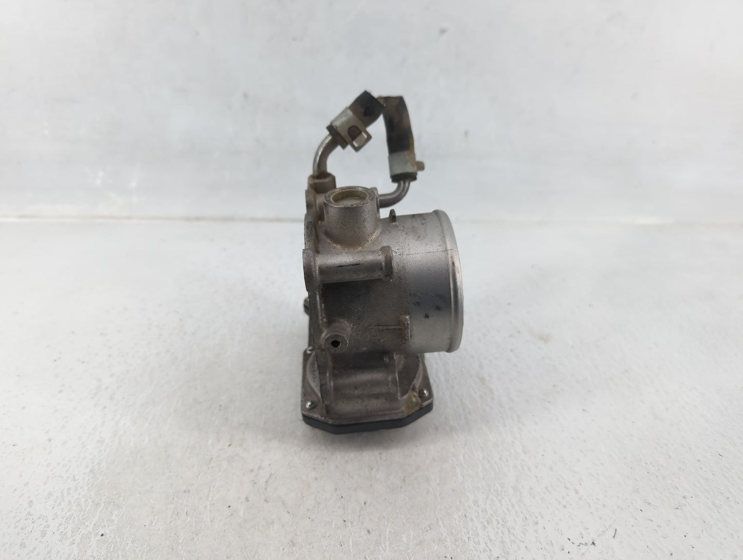 2014-2019 Kia Soul Throttle Body P/N:35110-2E000 Fits Fits 2011 2012 2013 2014 2015 2016 2017 2018 2019 2020 2021 OEM Used A