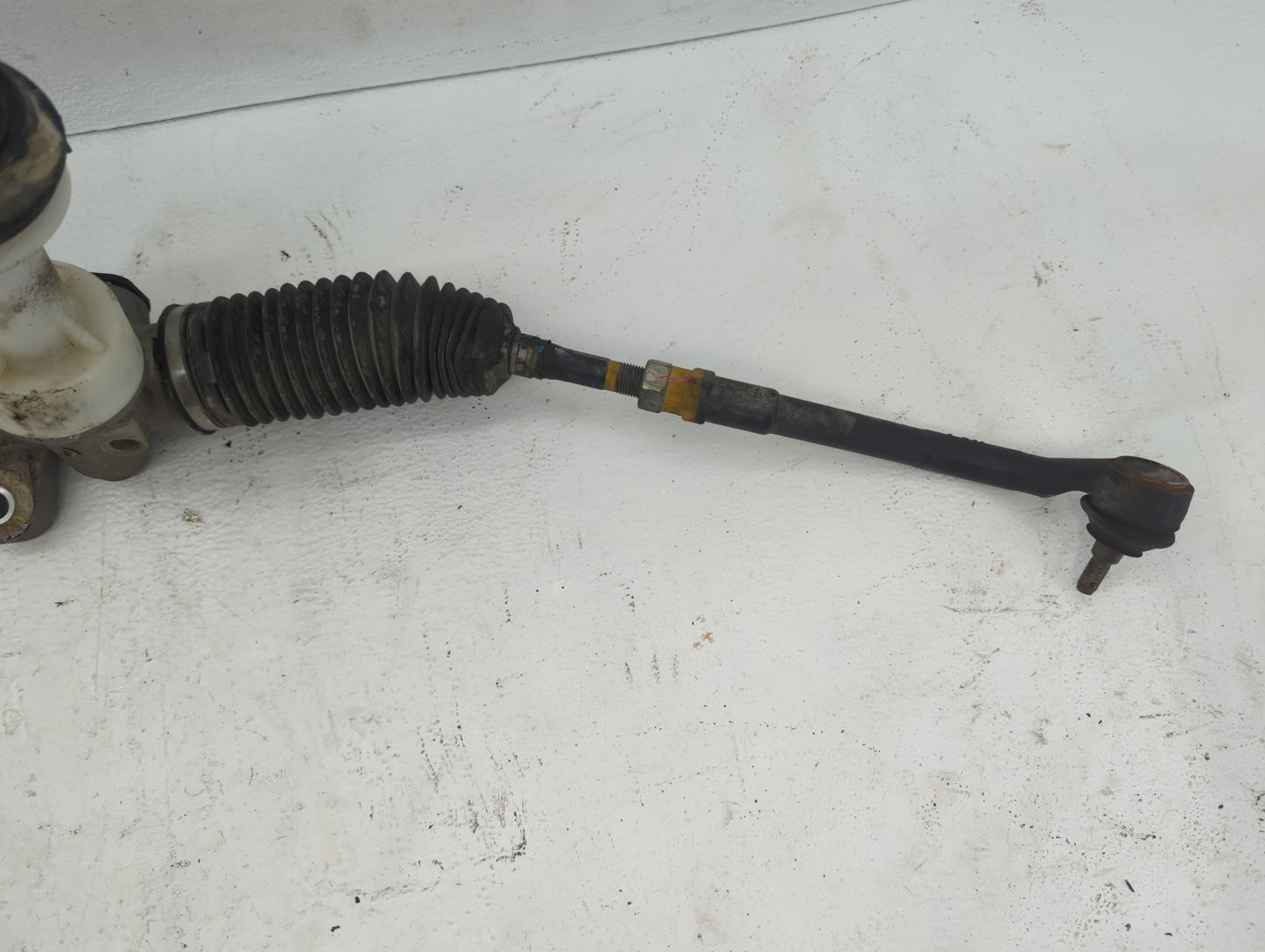2014-2019 Kia Soul Rack and Pinion Steering Gear P/N:56500-E4000 Fits Fits 2014 2015 2016 2017 2018 2019 OEM Used Auto Parts