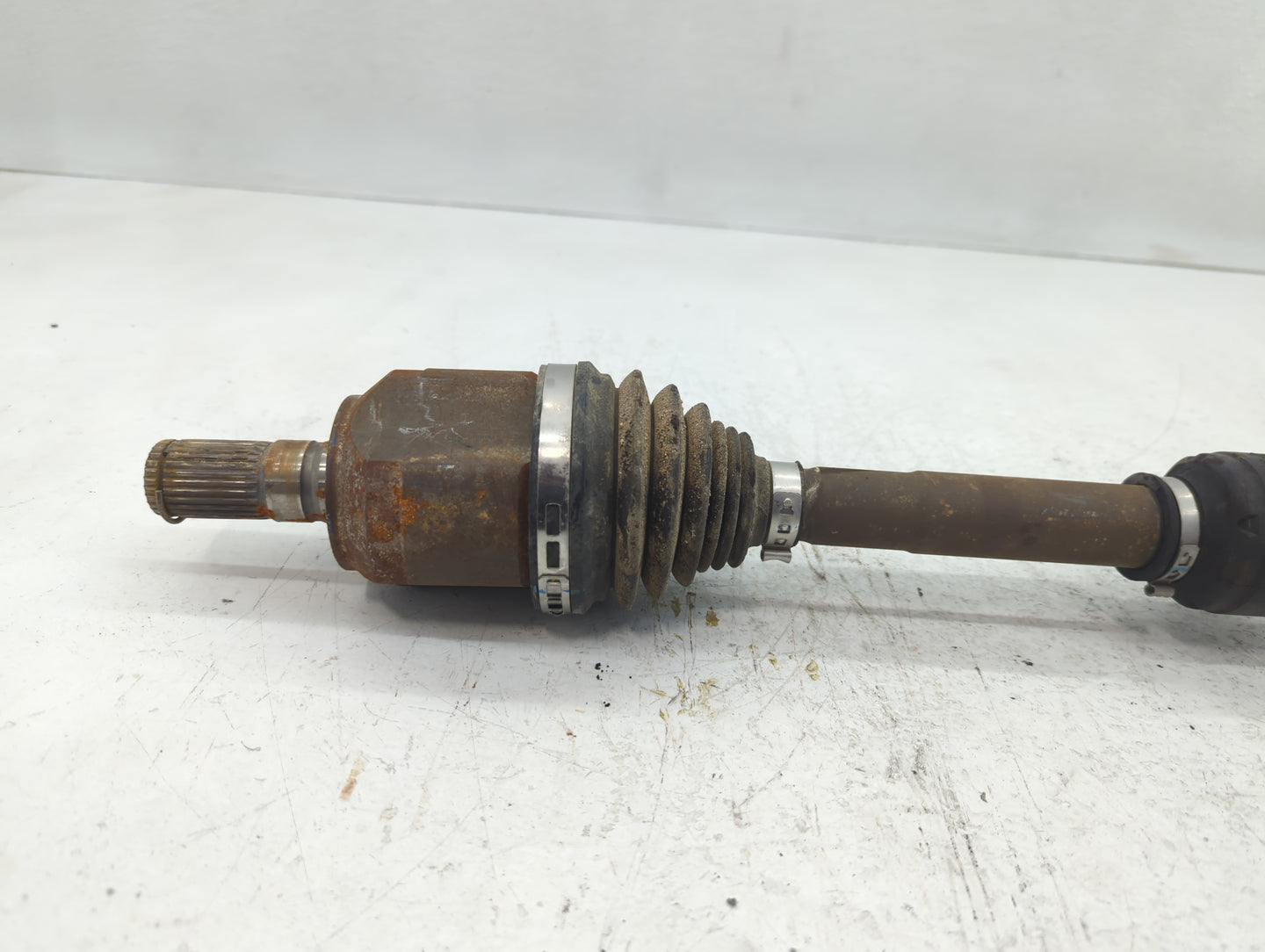 2014-2019 Kia Soul Axle Shaft Front Passenger Cv C/v - Oemusedautoparts1.com