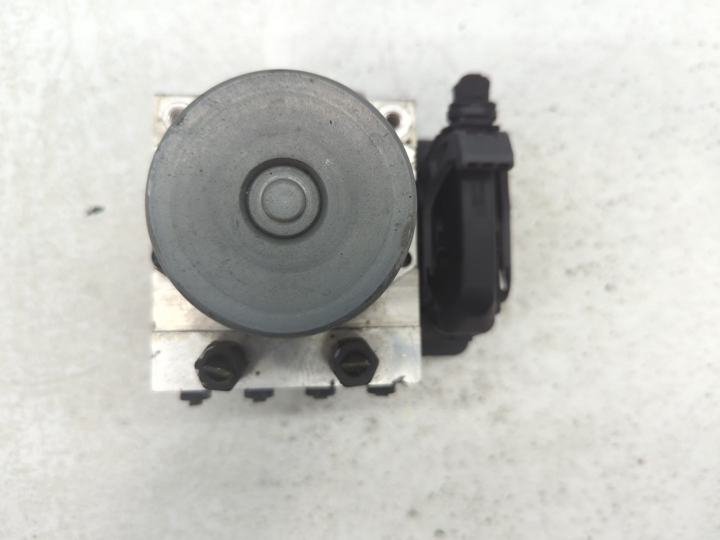 2016 Kia Soul ABS Pump Control Module Replacement P/N:58920-B2760 Fits OEM Used Auto Parts - Oemusedautoparts1.com