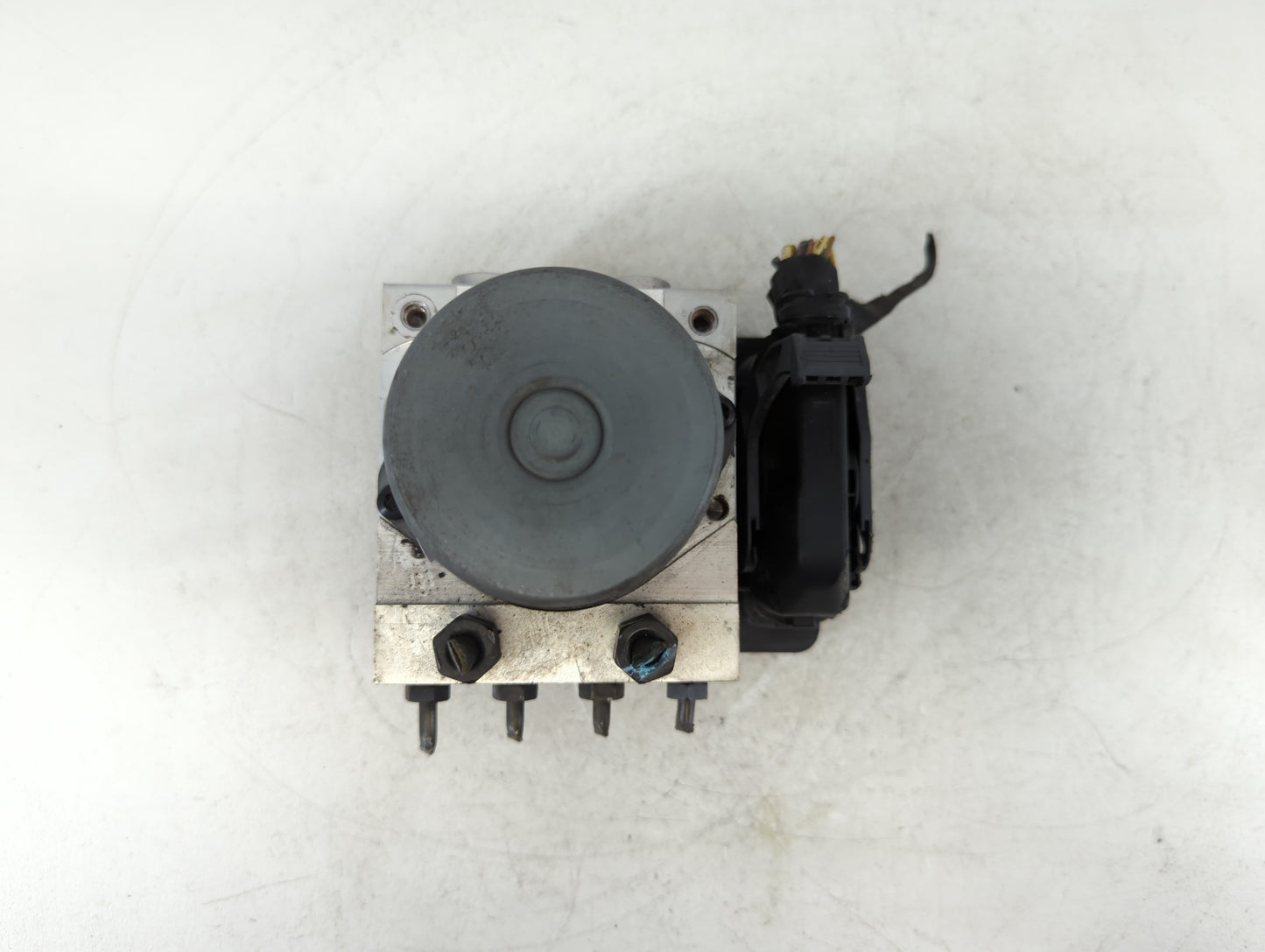 2016 Kia Soul ABS Pump Control Module Replacement P/N:58920-B2720 B2589-22520 Fits OEM Used Auto Parts - Oemusedautoparts1.c