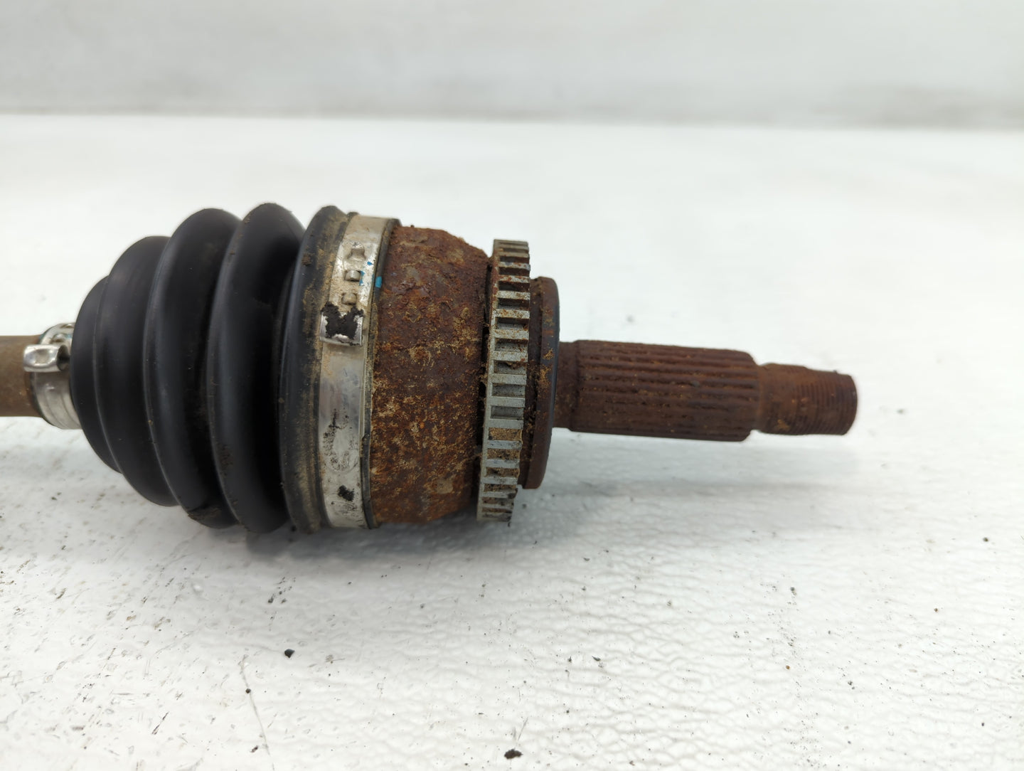 2014-2019 Kia Soul Axle Shaft Front Driver Cv C/v - Oemusedautoparts1.com