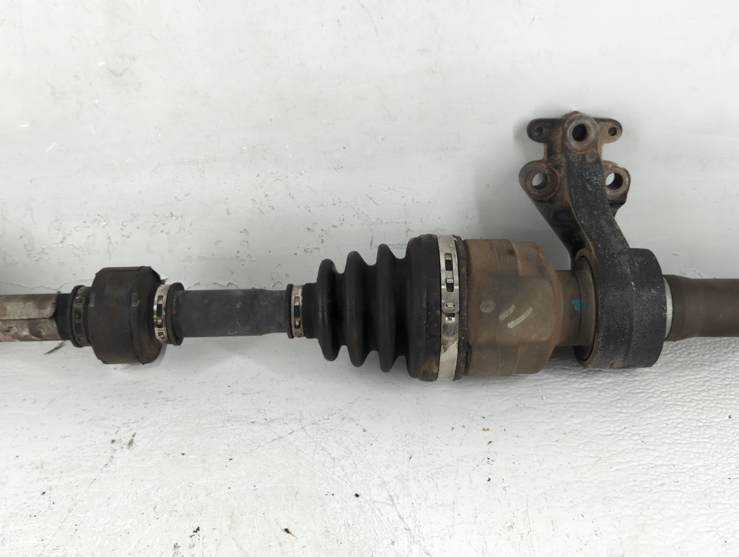 2014-2019 Kia Soul Axle Shaft Front Driver Cv C/v - Oemusedautoparts1.com