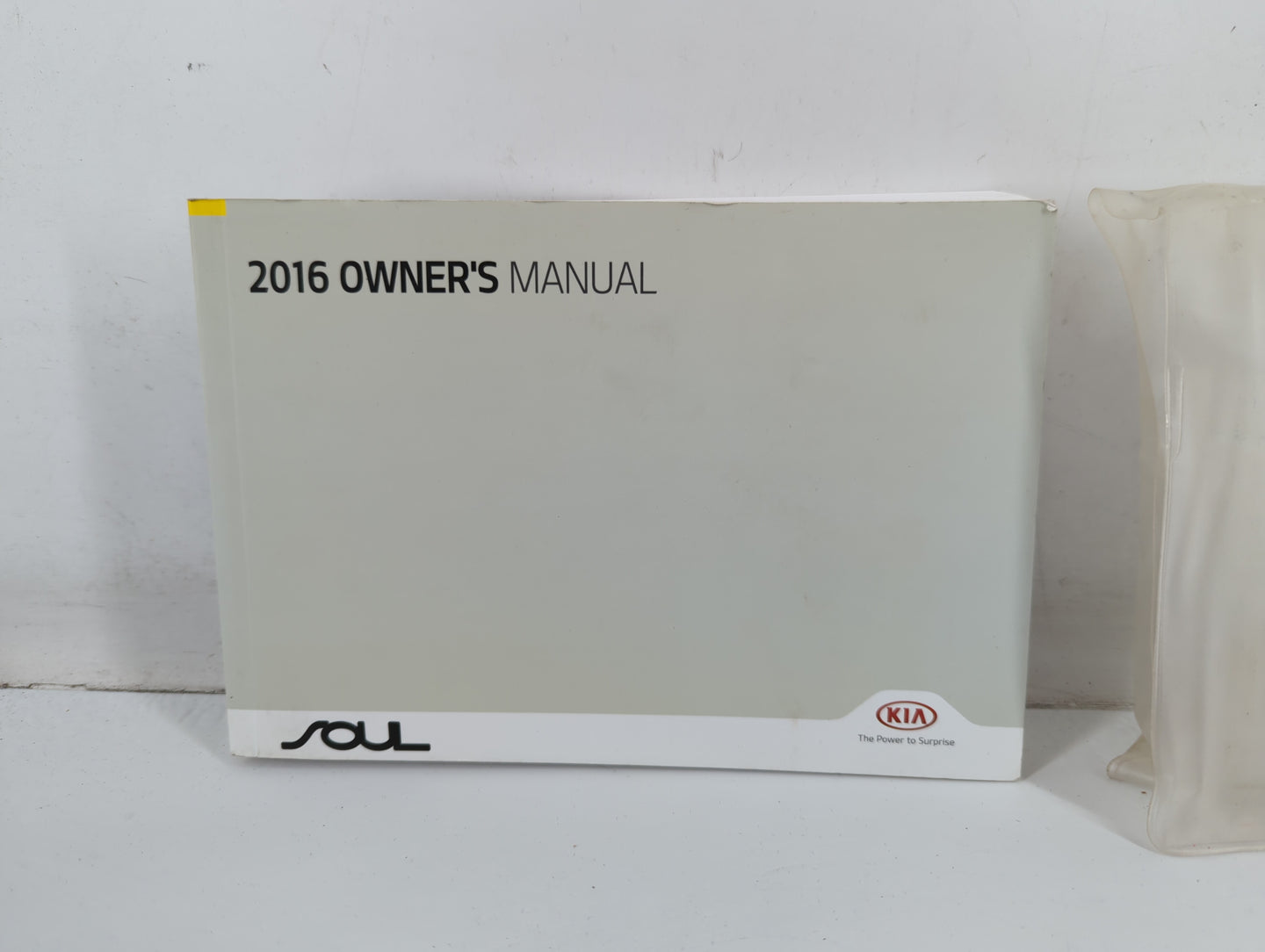 2016 Kia Soul Owners Manual Book Guide P/N:GB2O-EU64H OEM Used Auto Parts - Oemusedautoparts1.com