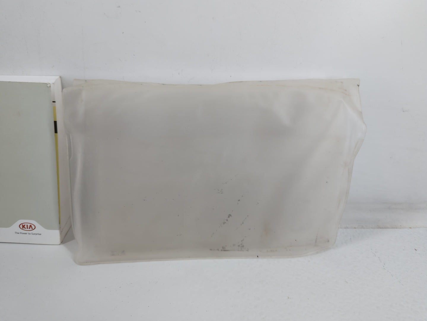 2016 Kia Soul Owners Manual Book Guide P/N:GB2O-EU64H OEM Used Auto Parts - Oemusedautoparts1.com