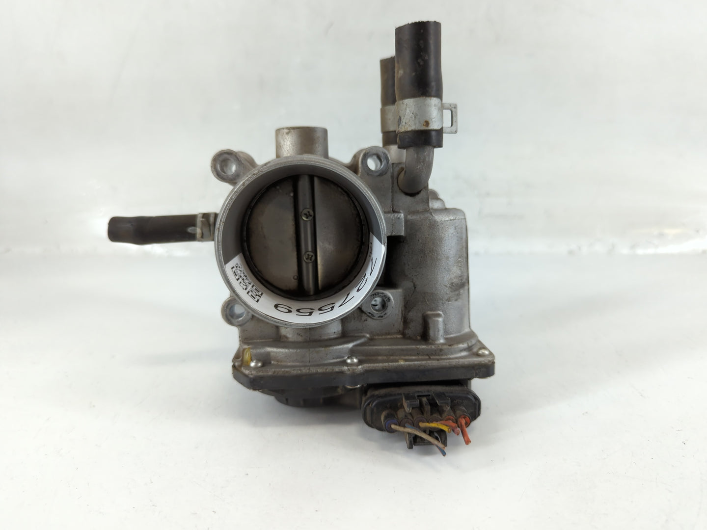 2012-2019 Kia Soul Throttle Body P/N:35100-2B300 Fits Fits 2012 2013 2014 2015 2016 2017 2018 2019 OEM Used Auto Parts - Oem