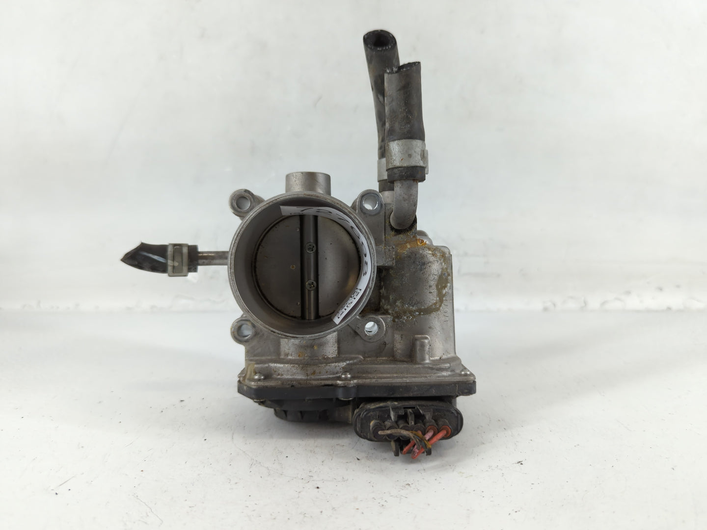 2012-2019 Kia Soul Throttle Body P/N:35100-2B300 Fits Fits 2012 2013 2014 2015 2016 2017 2018 2019 OEM Used Auto Parts - Oem