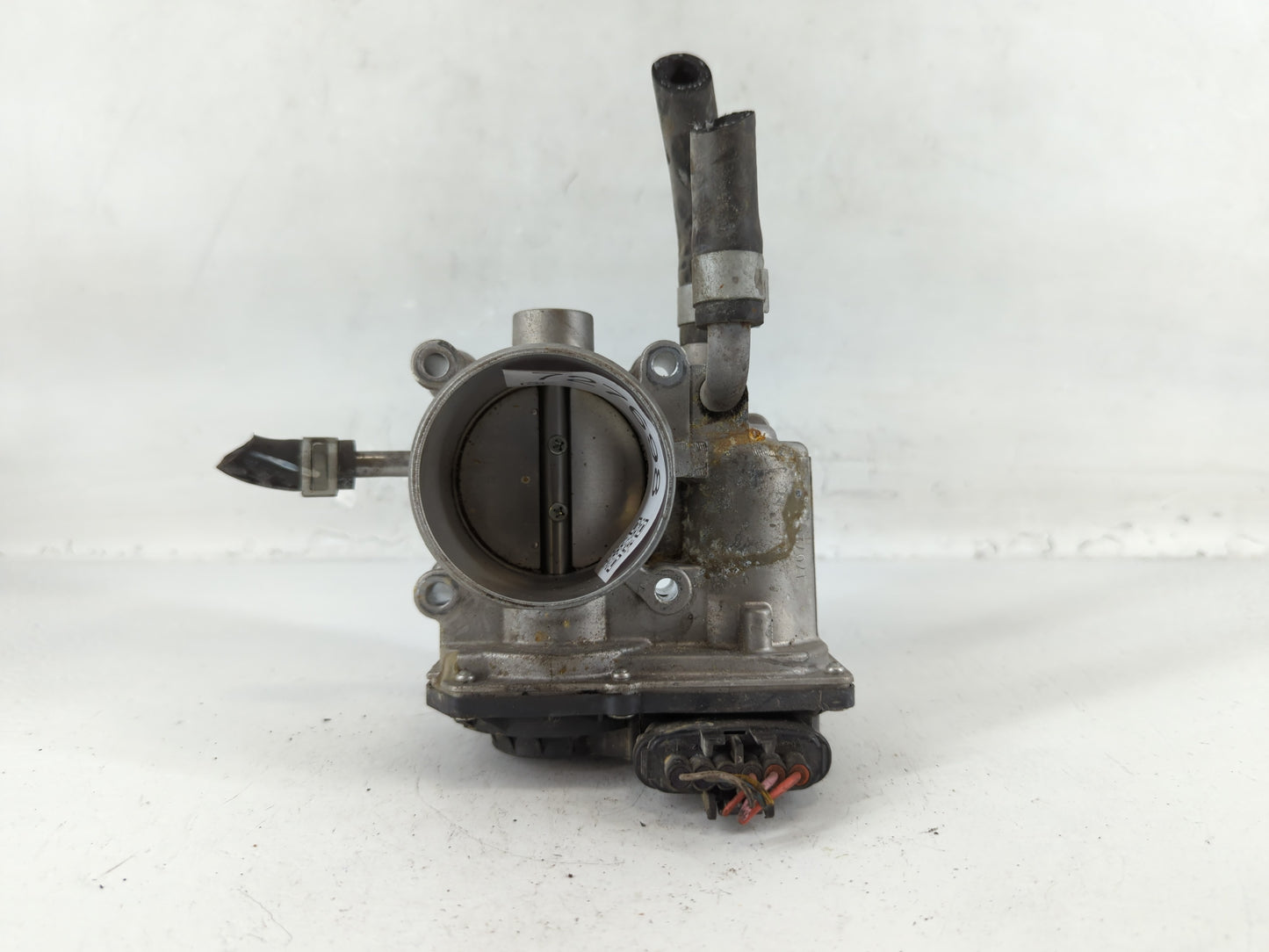 2012-2019 Kia Soul Throttle Body P/N:35100-2B300 Fits Fits 2012 2013 2014 2015 2016 2017 2018 2019 OEM Used Auto Parts - Oem