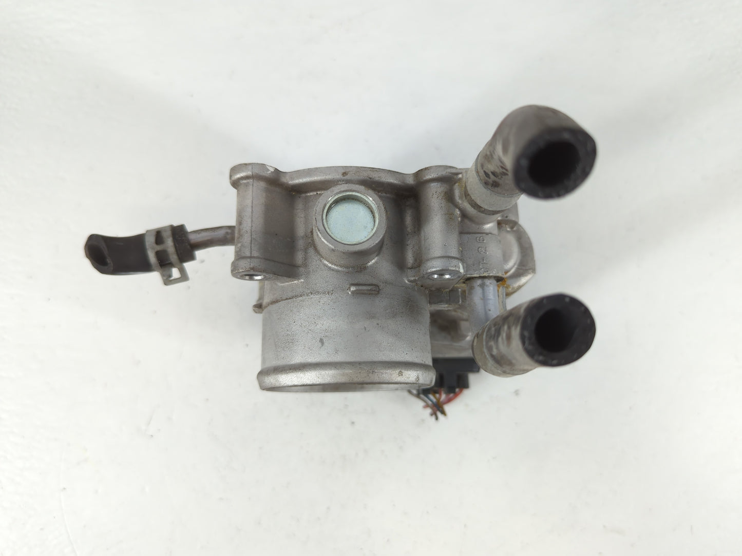 2012-2019 Kia Soul Throttle Body P/N:35100-2B300 Fits Fits 2012 2013 2014 2015 2016 2017 2018 2019 OEM Used Auto Parts - Oem
