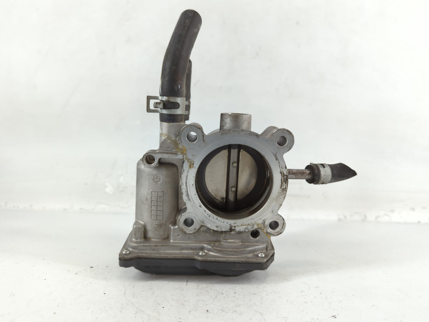 2012-2019 Kia Soul Throttle Body P/N:35100-2B300 Fits Fits 2012 2013 2014 2015 2016 2017 2018 2019 OEM Used Auto Parts - Oem