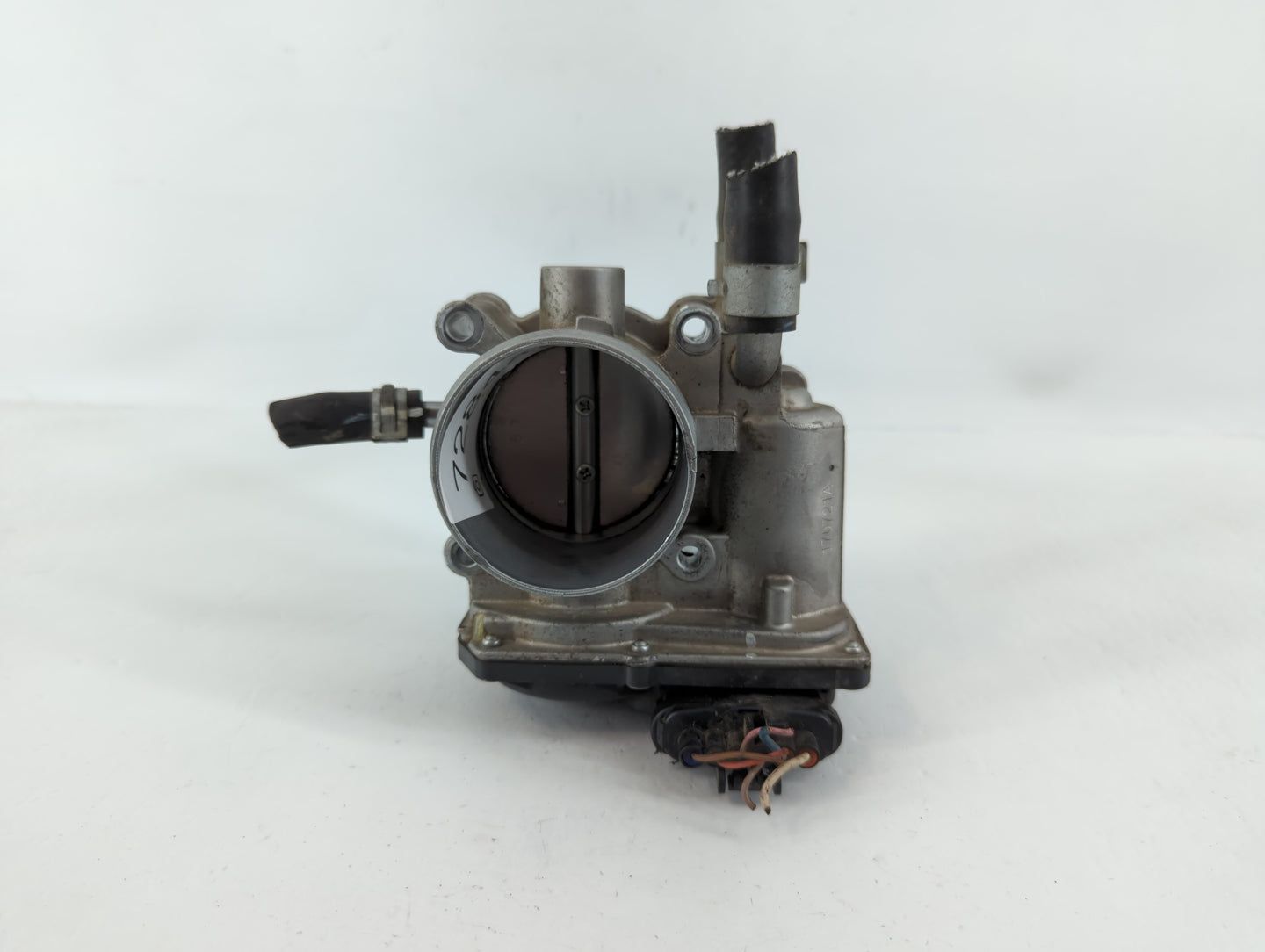 2012-2019 Kia Soul Throttle Body P/N:35100-2B300 Fits Fits 2012 2013 2014 2015 2016 2017 2018 2019 OEM Used Auto Parts - Oem