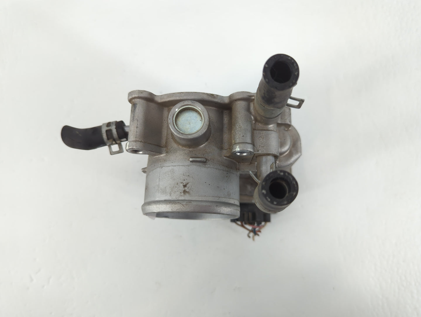 2012-2019 Kia Soul Throttle Body P/N:35100-2B300 Fits Fits 2012 2013 2014 2015 2016 2017 2018 2019 OEM Used Auto Parts - Oem