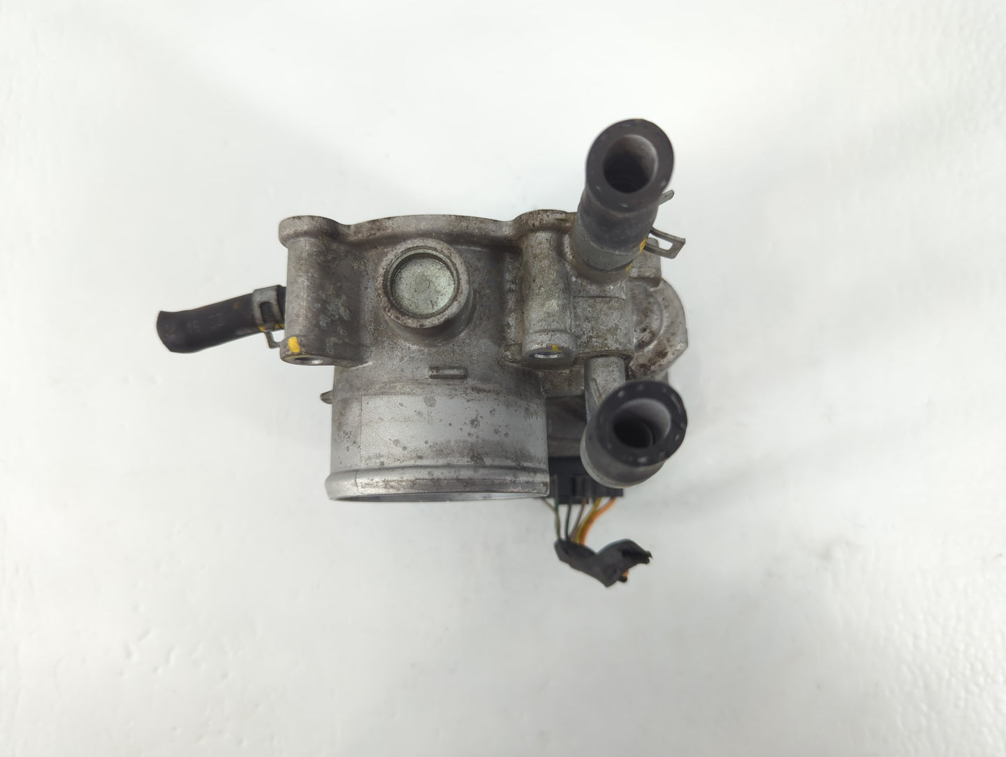 2012-2019 Kia Soul Throttle Body P/N:35100-2B300 Fits Fits 2012 2013 2014 2015 2016 2017 2018 2019 OEM Used Auto Parts - Oem