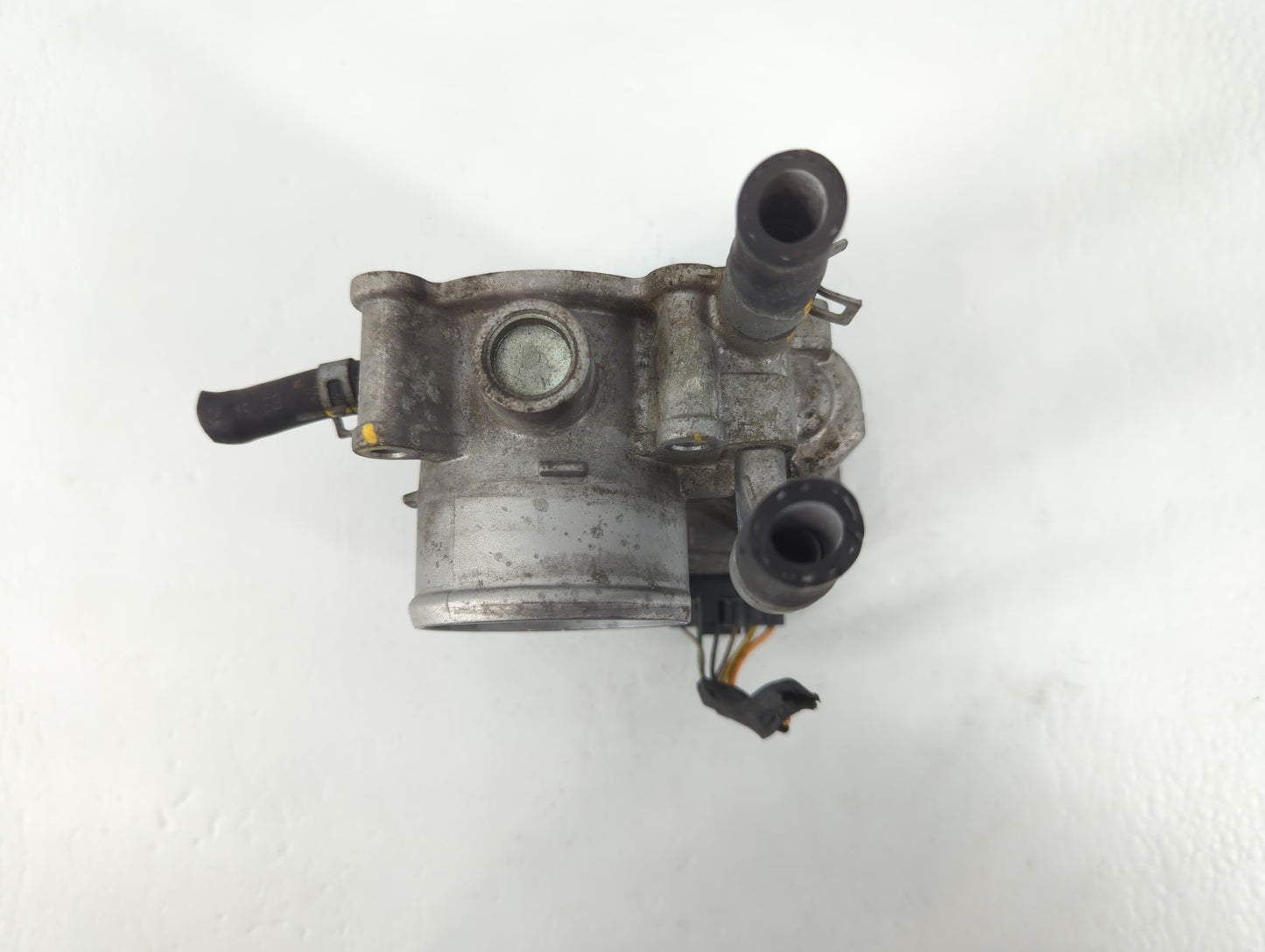 2012-2019 Kia Soul Throttle Body P/N:35100-2B300 Fits Fits 2012 2013 2014 2015 2016 2017 2018 2019 OEM Used Auto Parts - Oem