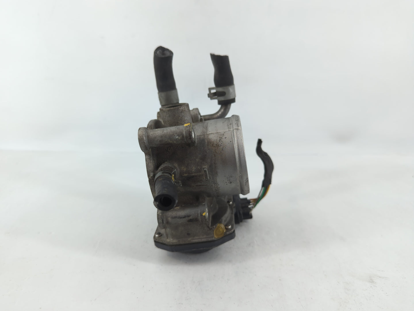 2012-2019 Kia Soul Throttle Body P/N:35100-2B300 Fits Fits 2012 2013 2014 2015 2016 2017 2018 2019 OEM Used Auto Parts - Oem