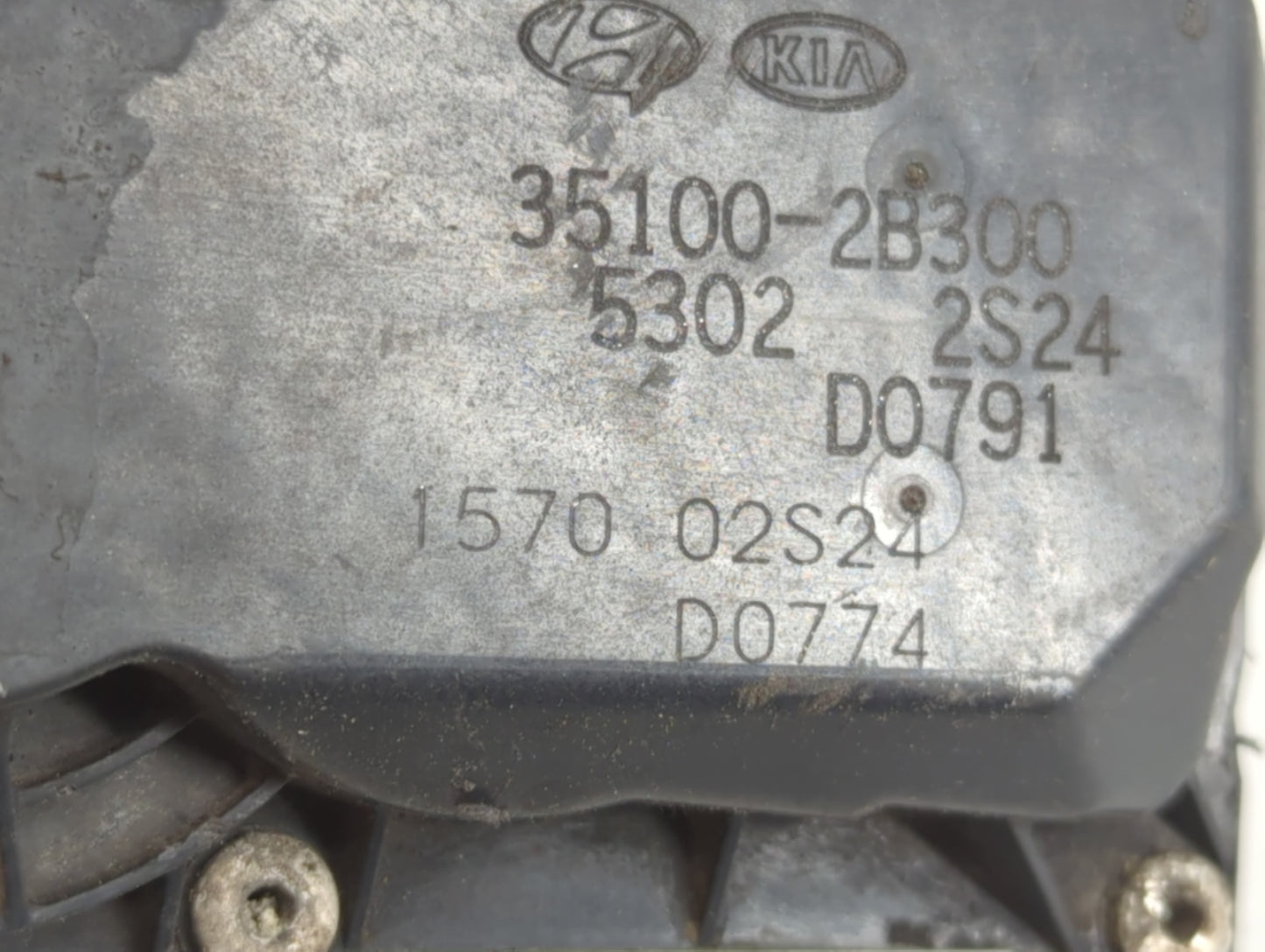 2012-2019 Kia Soul Throttle Body P/N:35100-2B300 Fits Fits 2012 2013 2014 2015 2016 2017 2018 2019 OEM Used Auto Parts - Oem