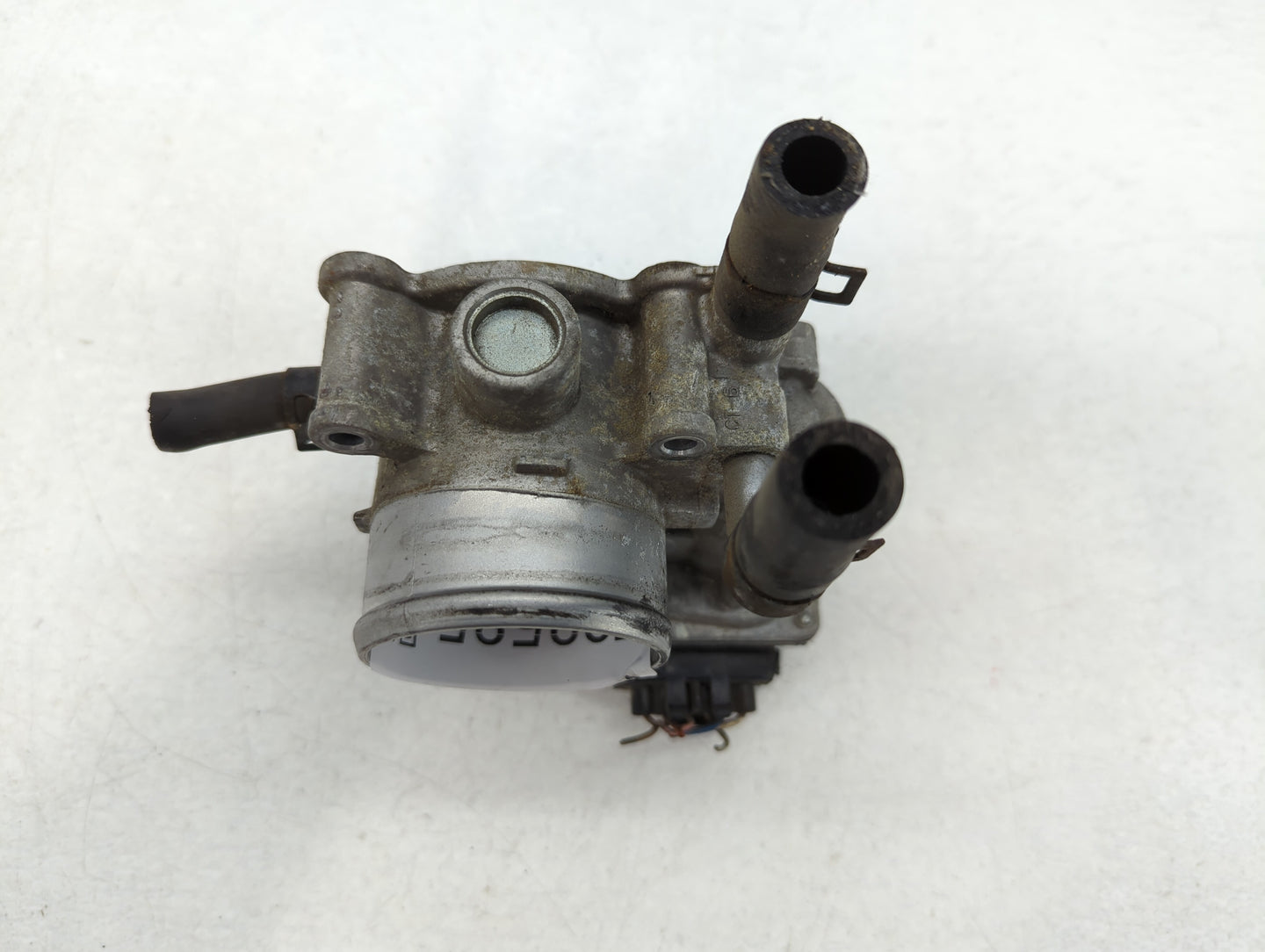 2012-2019 Kia Soul Throttle Body P/N:35100-2B300 Fits Fits 2012 2013 2014 2015 2016 2017 2018 2019 OEM Used Auto Parts - Oem