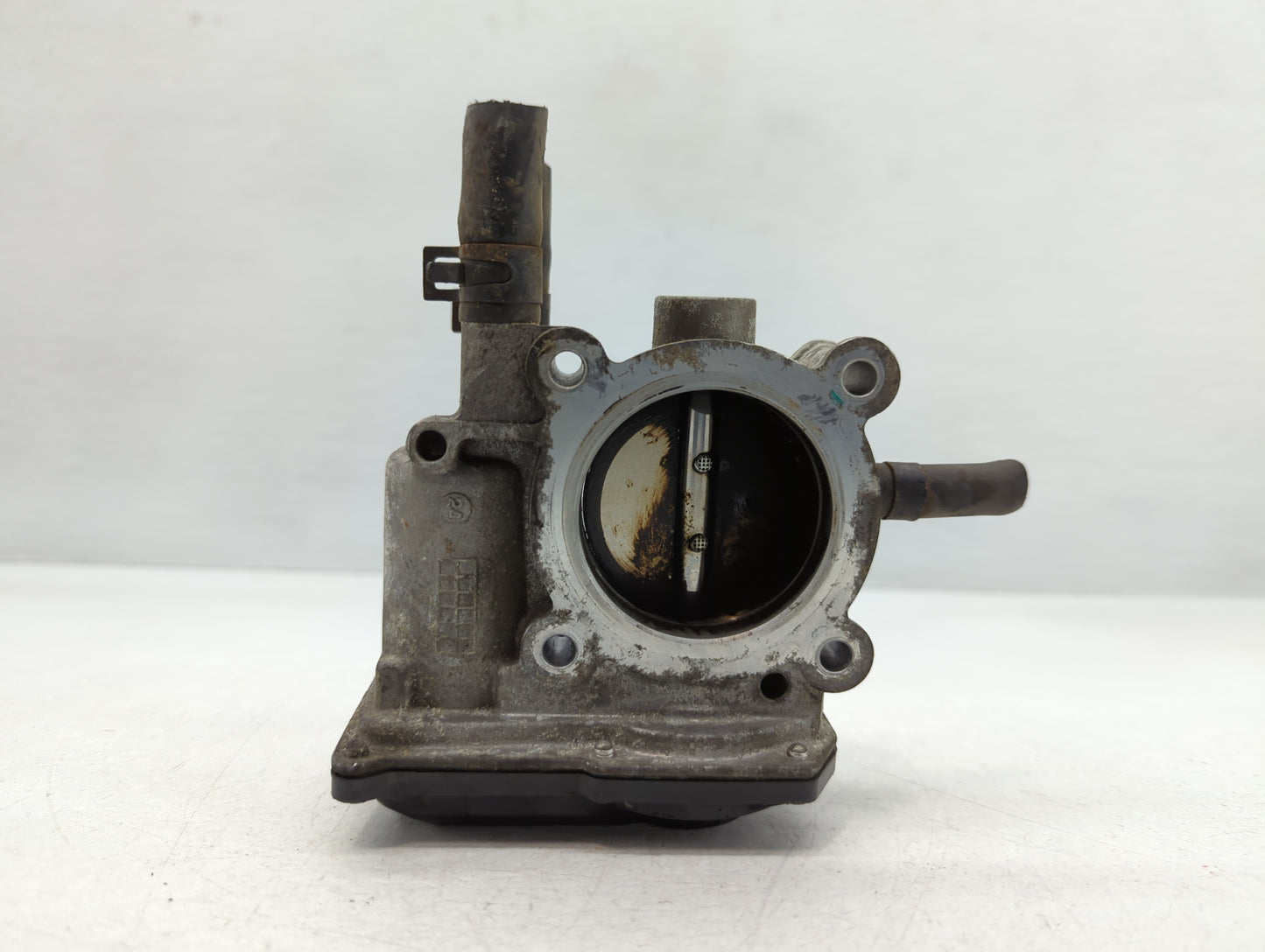 2012-2019 Kia Soul Throttle Body P/N:35100-2B300 Fits Fits 2012 2013 2014 2015 2016 2017 2018 2019 OEM Used Auto Parts - Oem
