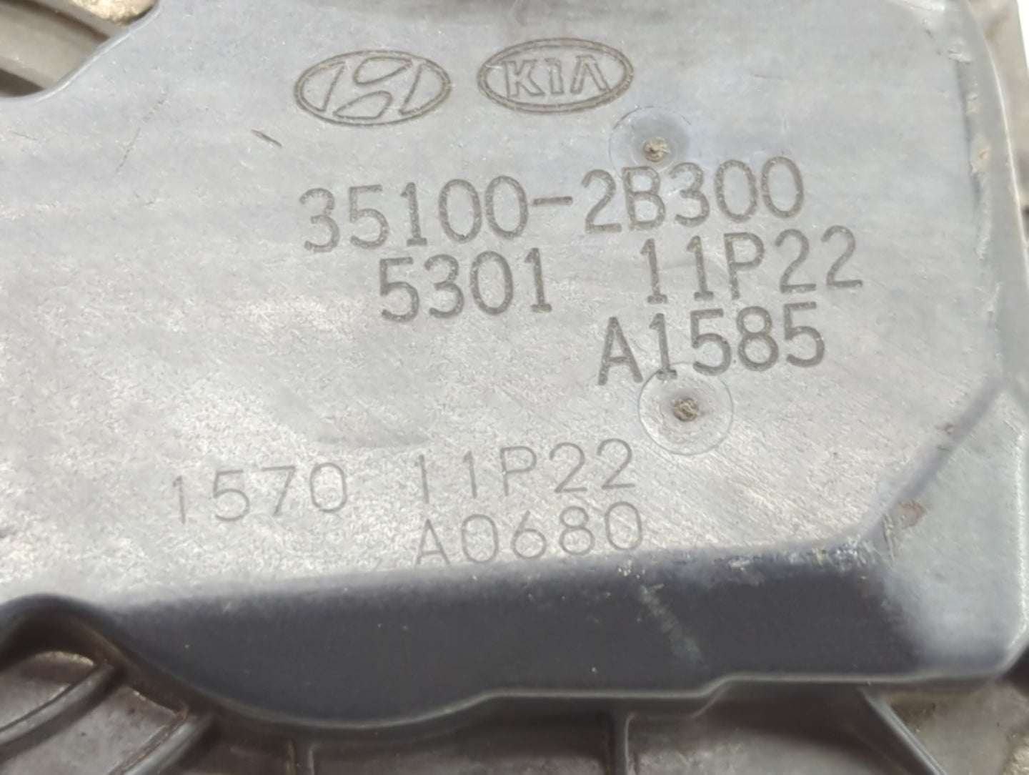 2012-2019 Kia Soul Throttle Body P/N:35100-2B300 Fits Fits 2012 2013 2014 2015 2016 2017 2018 2019 OEM Used Auto Parts - Oem