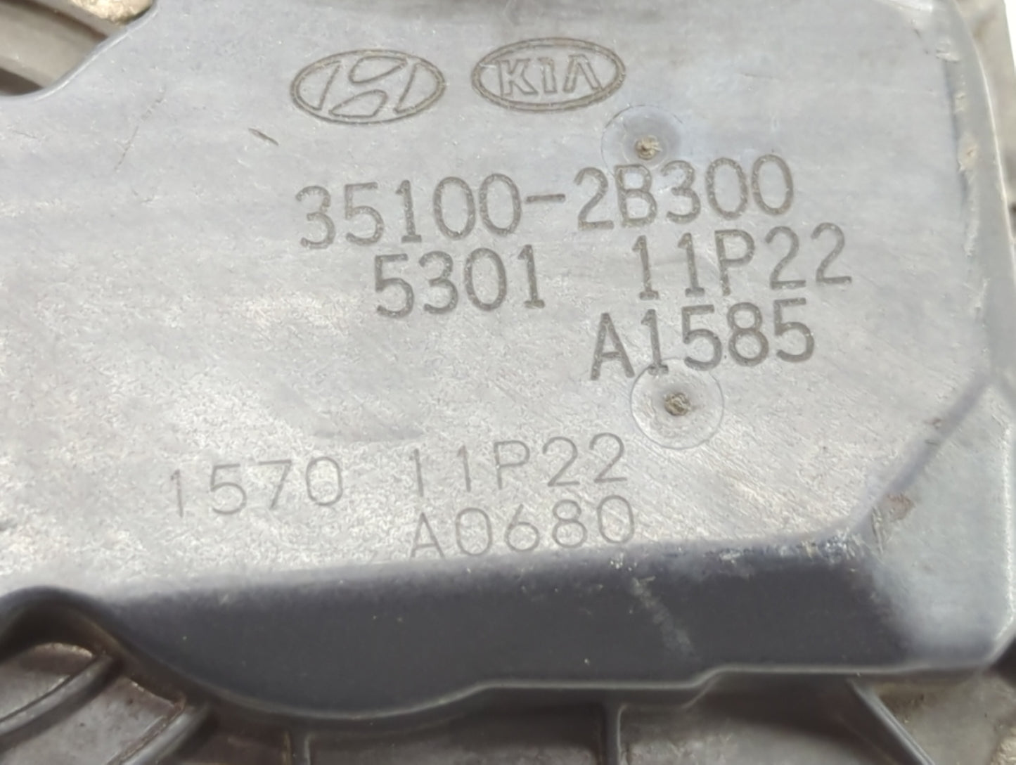 2012-2019 Kia Soul Throttle Body P/N:35100-2B300 Fits Fits 2012 2013 2014 2015 2016 2017 2018 2019 OEM Used Auto Parts - Oem