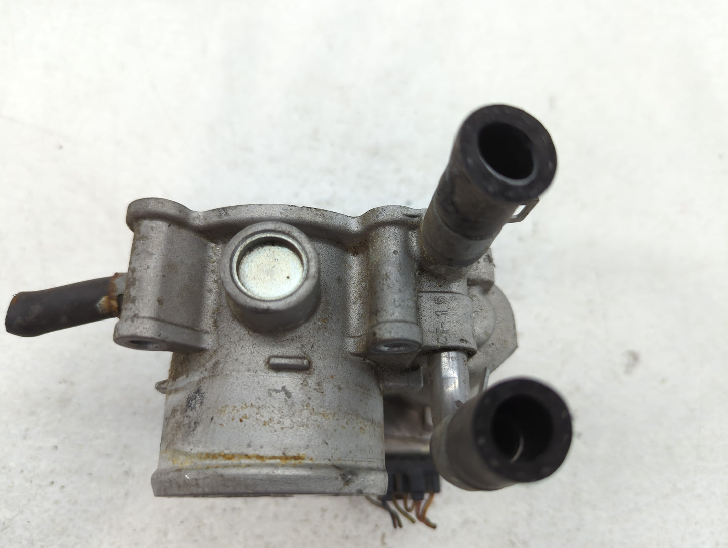 2012-2019 Kia Soul Throttle Body P/N:35100-2B300 Fits Fits 2012 2013 2014 2015 2016 2017 2018 2019 OEM Used Auto Parts - Oem