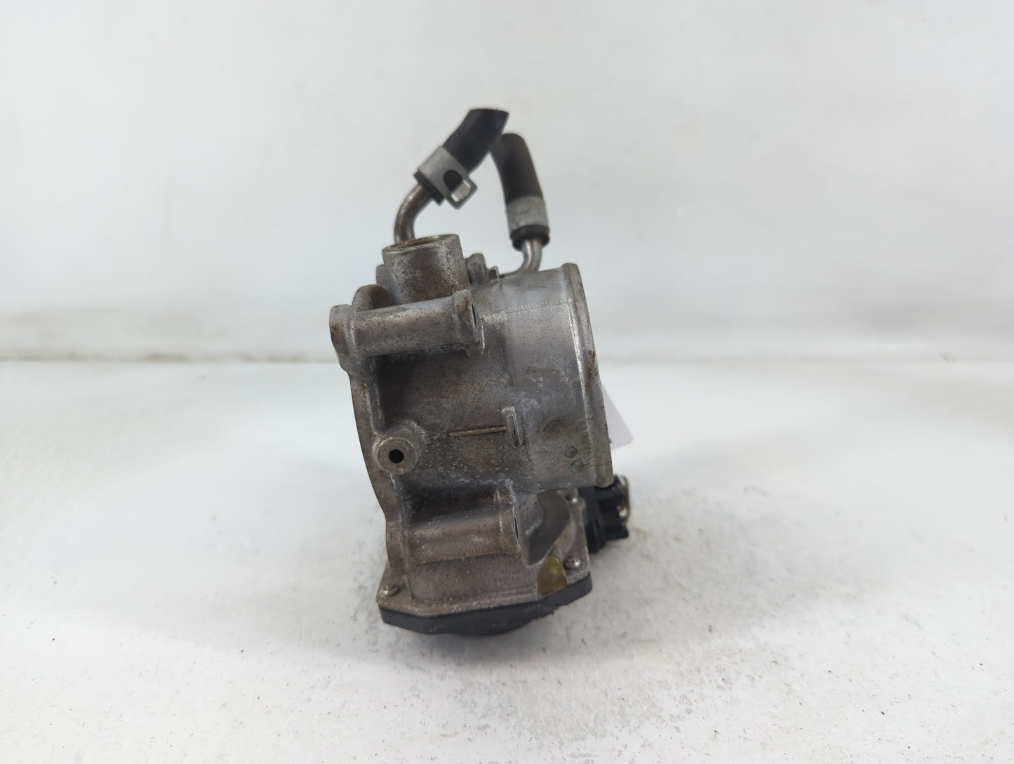 2014-2019 Kia Soul Throttle Body P/N:35100-2E000 Fits Fits 2011 2012 2013 2014 2015 2016 2017 2018 2019 2020 2021 OEM Used A