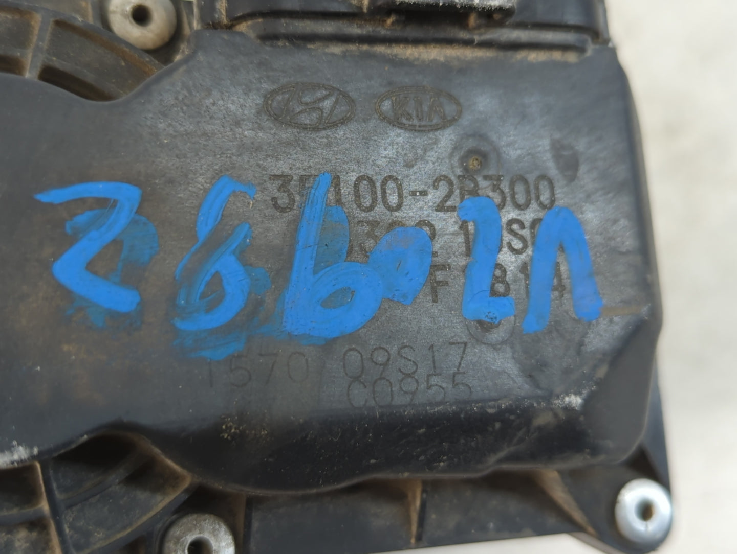2012-2019 Kia Soul Throttle Body P/N:35100-2B300 Fits Fits 2012 2013 2014 2015 2016 2017 2018 2019 OEM Used Auto Parts - Oem