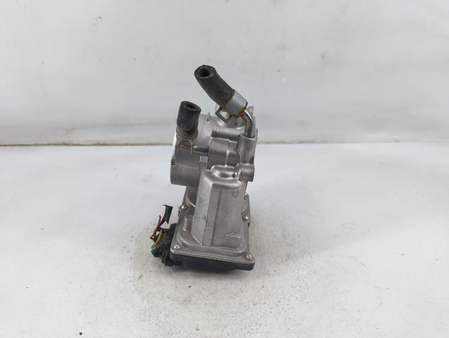 2014-2019 Kia Soul Throttle Body P/N:35100-2E000 Fits Fits 2011 2012 2013 2014 2015 2016 2017 2018 2019 2020 2021 OEM Used A
