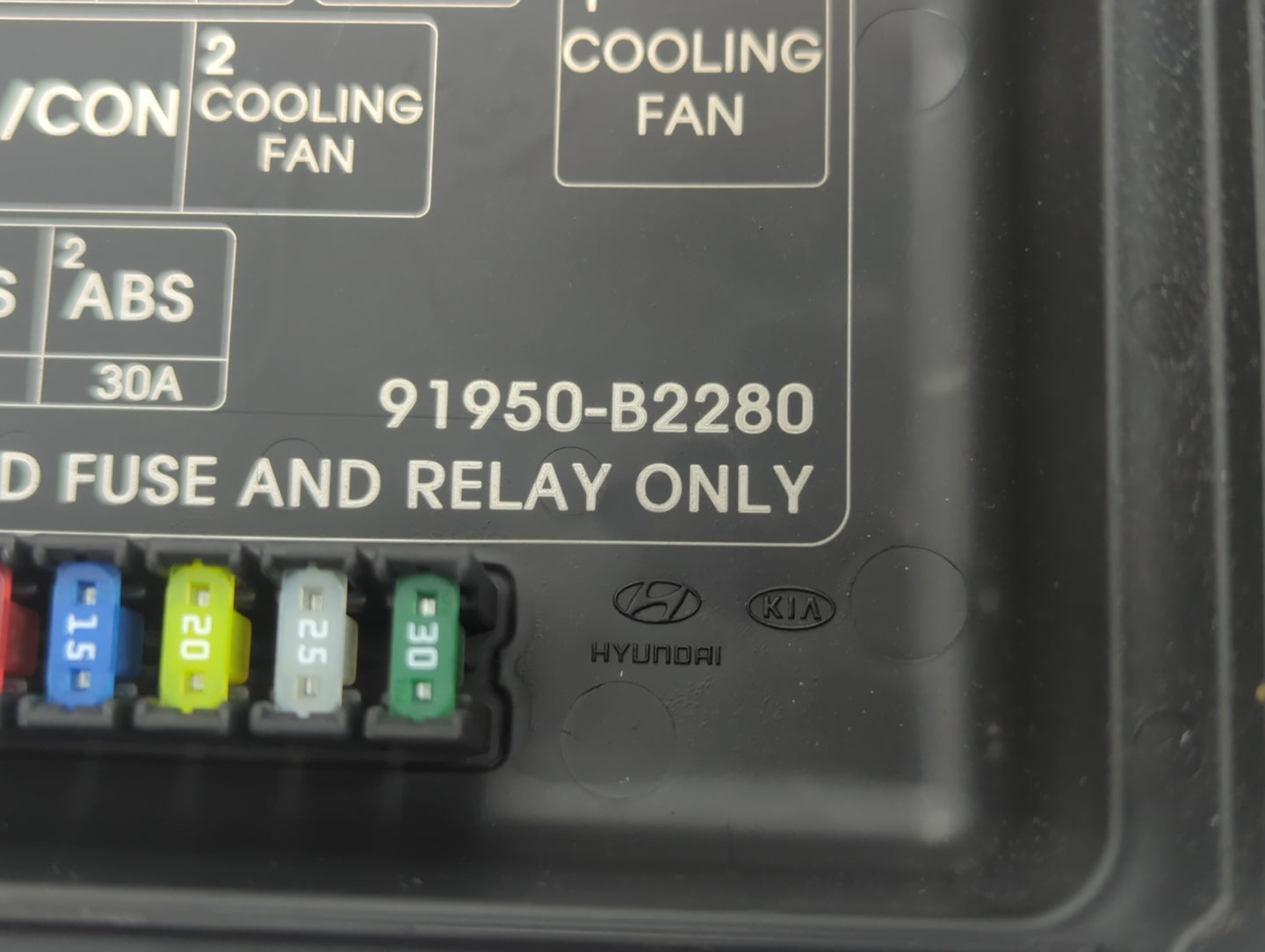2016 Kia Soul Fusebox Fuse Box Panel Relay Module P/N:91950-B2280 Fits OEM Used Auto Parts - Oemusedautoparts1.com