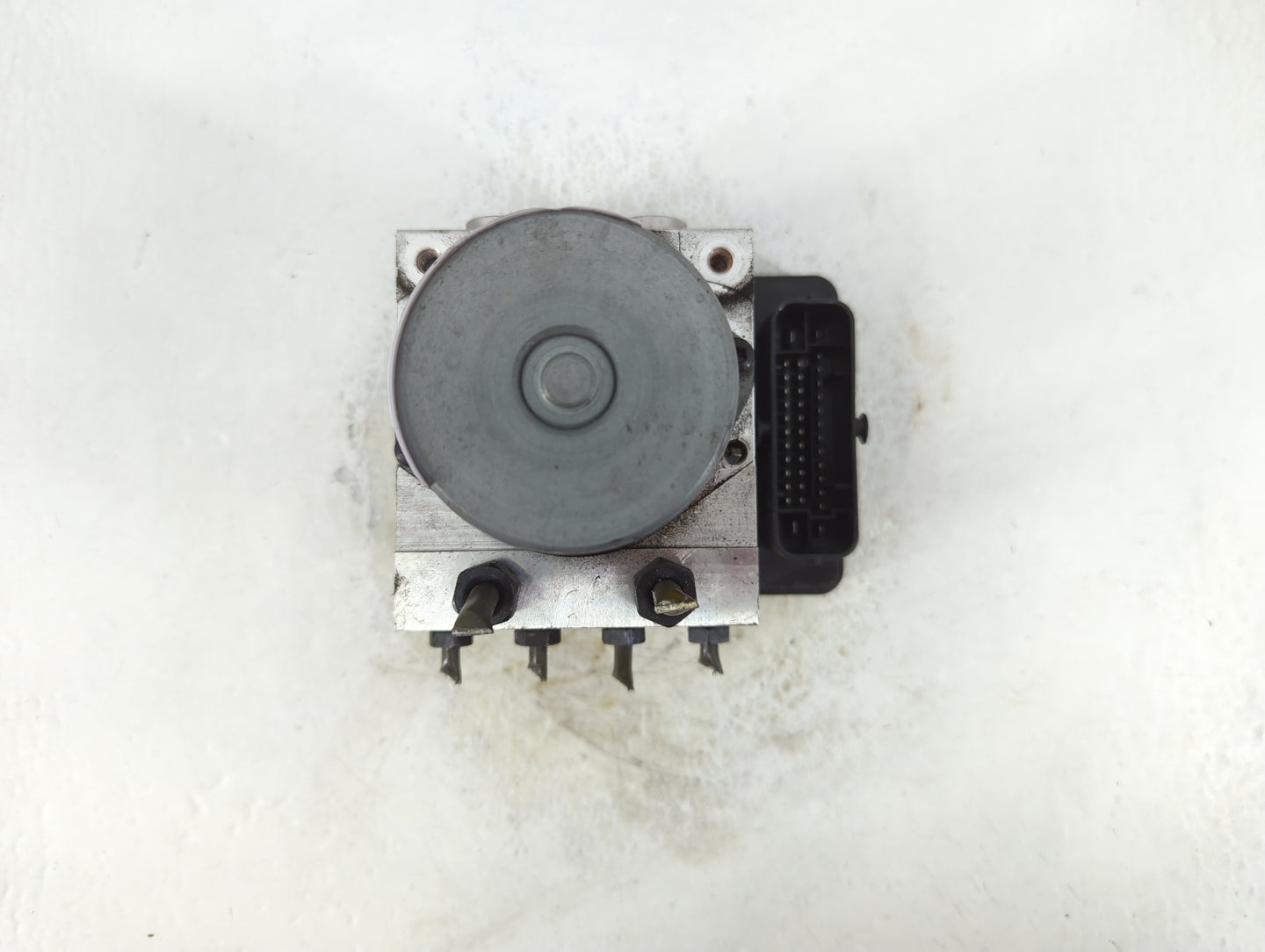 2016 Kia Soul ABS Pump Control Module Replacement P/N:58900-B2720 61589-45200 Fits OEM Used Auto Parts - Oemusedautoparts1.c