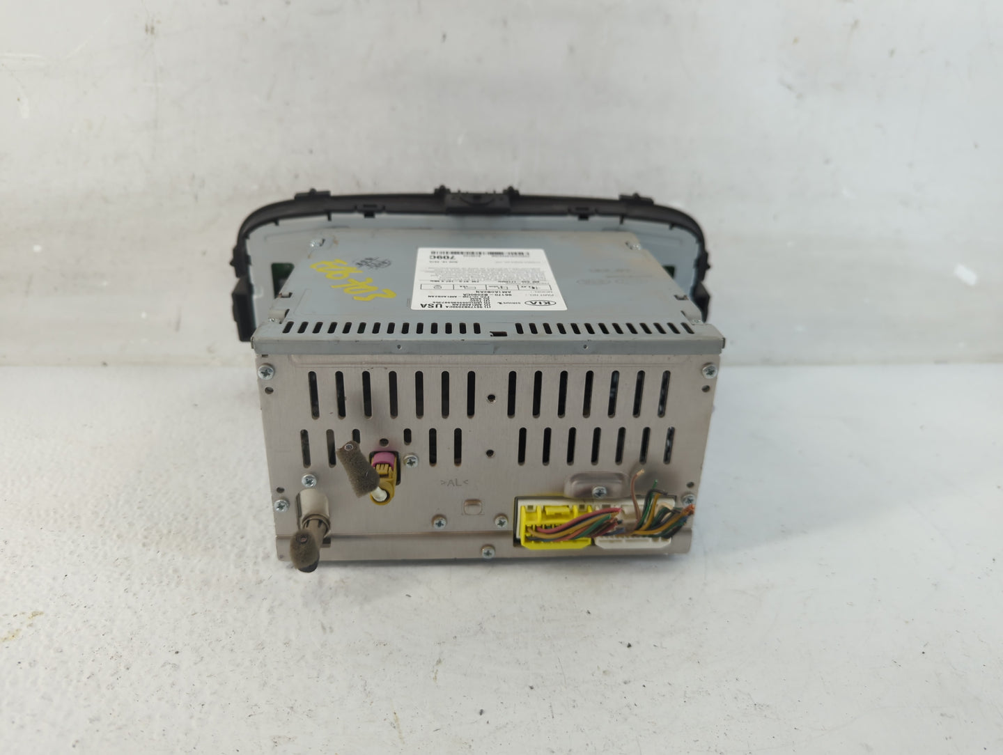 2014-2016 Kia Soul Radio AM FM Cd Player Receiver Replacement P/N:96170-B2090CA Fits Fits 2014 2015 2016 OEM Used Auto Parts