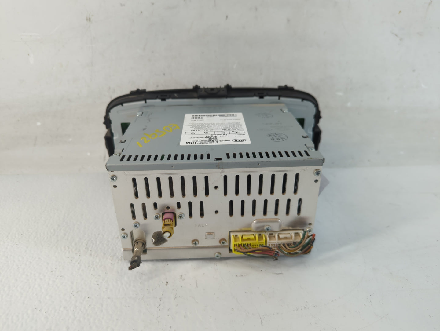 2014-2016 Kia Soul Radio AM FM Cd Player Receiver Replacement P/N:96170-B2090CA Fits Fits 2014 2015 2016 OEM Used Auto Parts