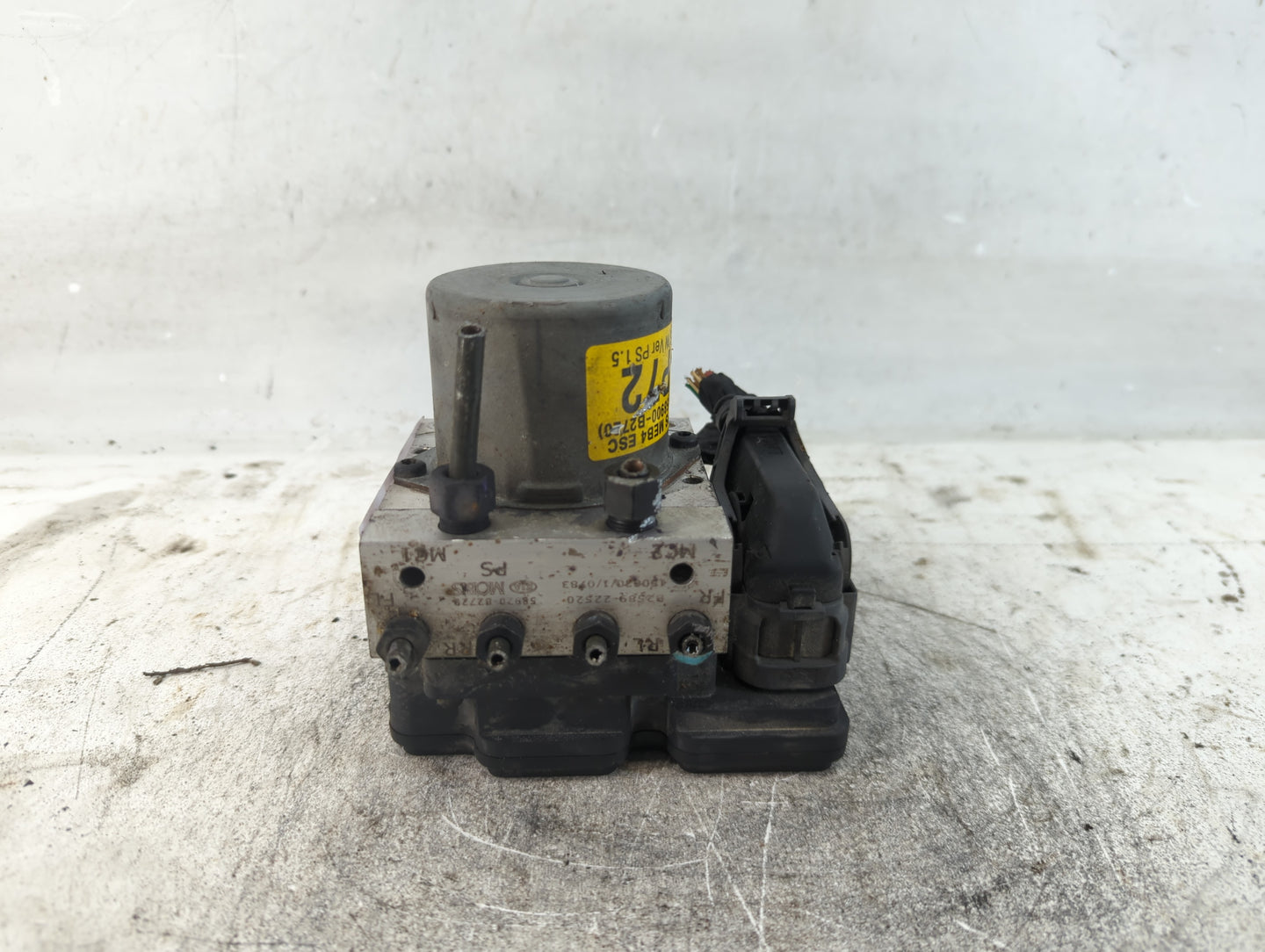 2016 Kia Soul ABS Pump Control Module Replacement P/N:58900-B2720 61589-45200 Fits OEM Used Auto Parts - Oemusedautoparts1.c