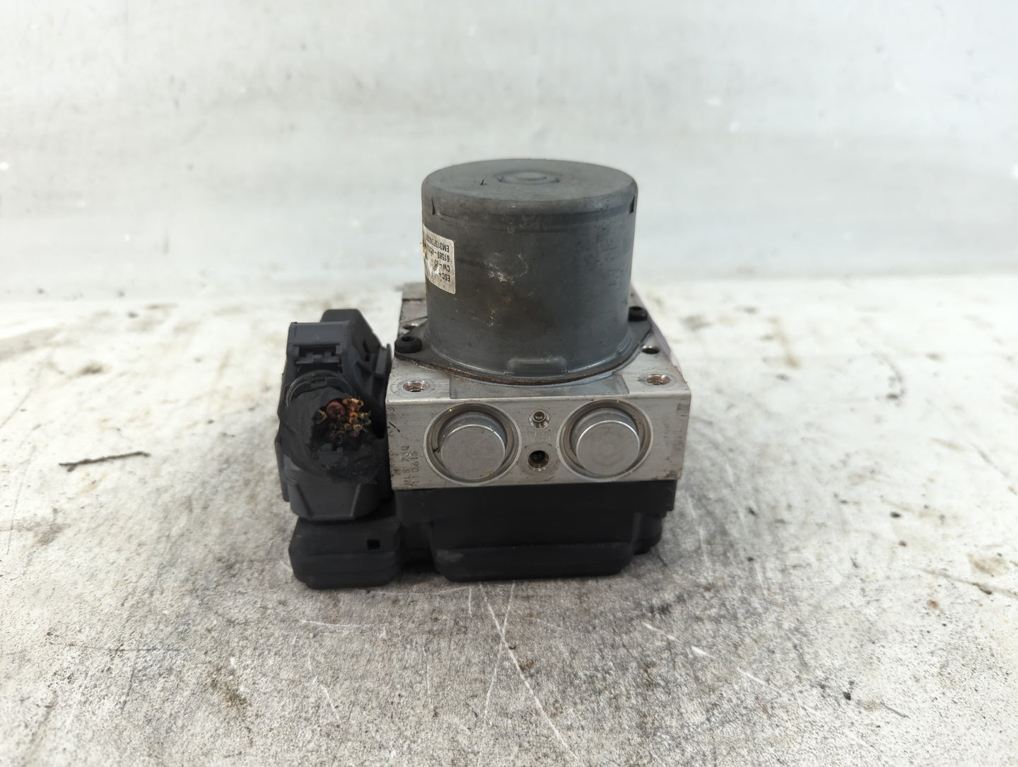 2016 Kia Soul ABS Pump Control Module Replacement P/N:58900-B2720 61589-45200 Fits OEM Used Auto Parts - Oemusedautoparts1.c