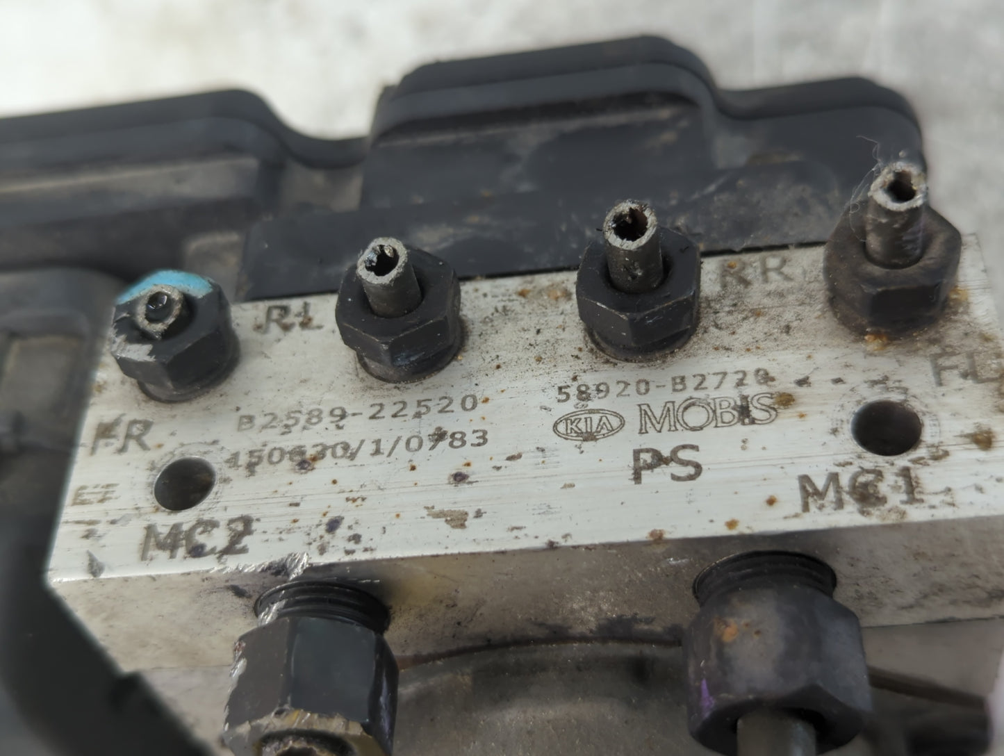 2016 Kia Soul ABS Pump Control Module Replacement P/N:58900-B2720 61589-45200 Fits OEM Used Auto Parts - Oemusedautoparts1.c