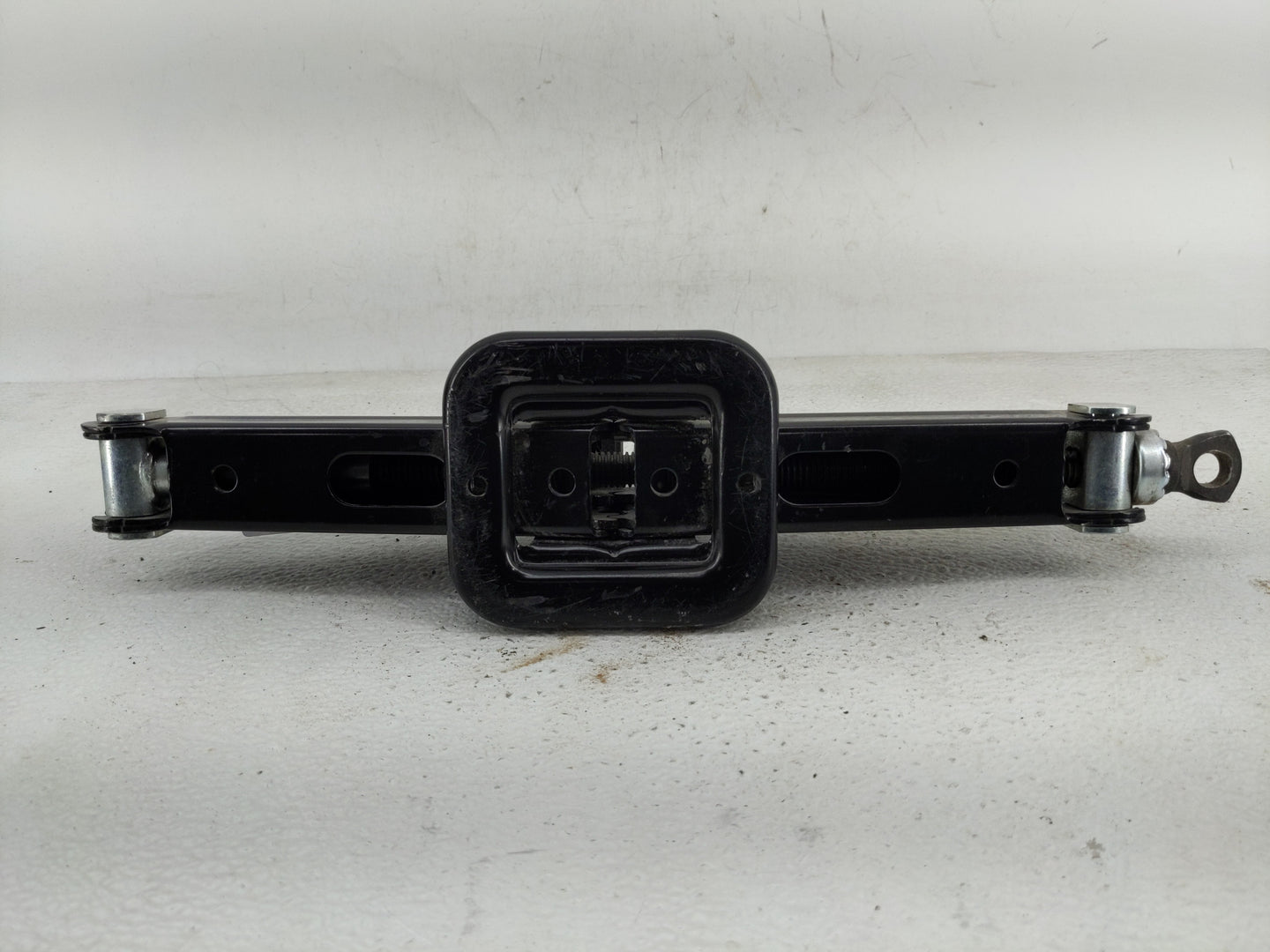 2016 Kia Sportage Spare Scissor Car Jack 1241647 - Oemusedautoparts1.com