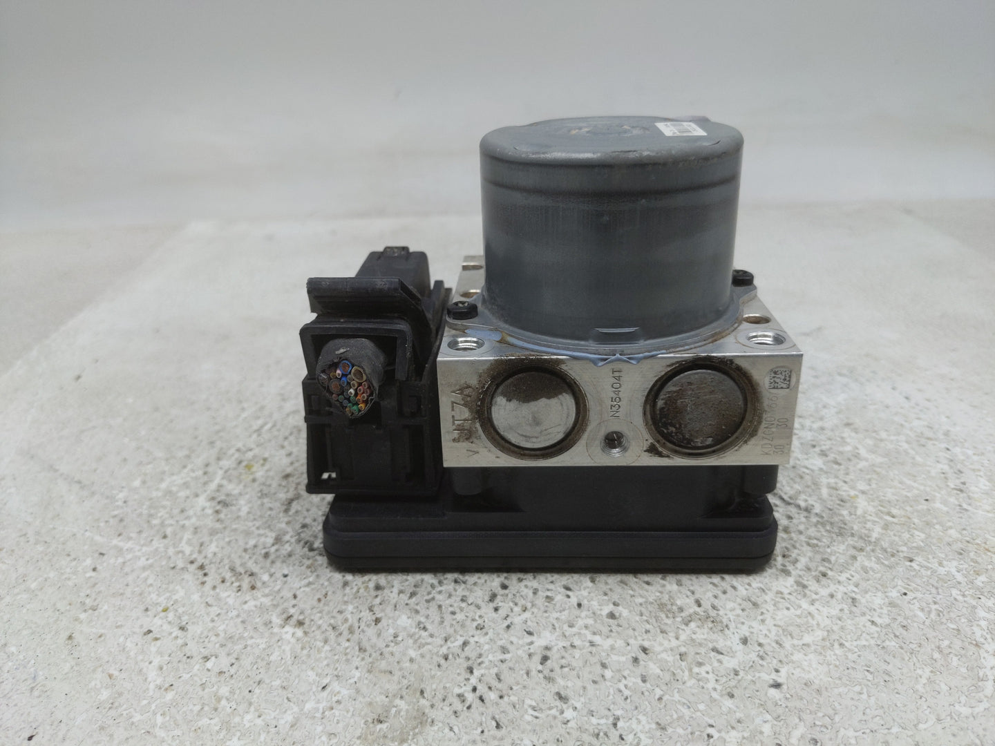 2014-2016 Kia Sportage ABS Pump Control Module Replacement P/N:BE6003O305 Fits Fits 2014 2015 2016 OEM Used Auto Parts - Oem