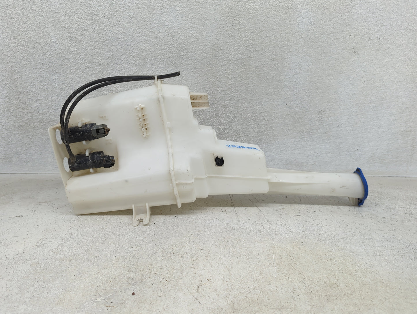 2014-2016 Kia Sportage Windshield Washer Fluid Reservoir Bottle Oem - Oemusedautoparts1.com