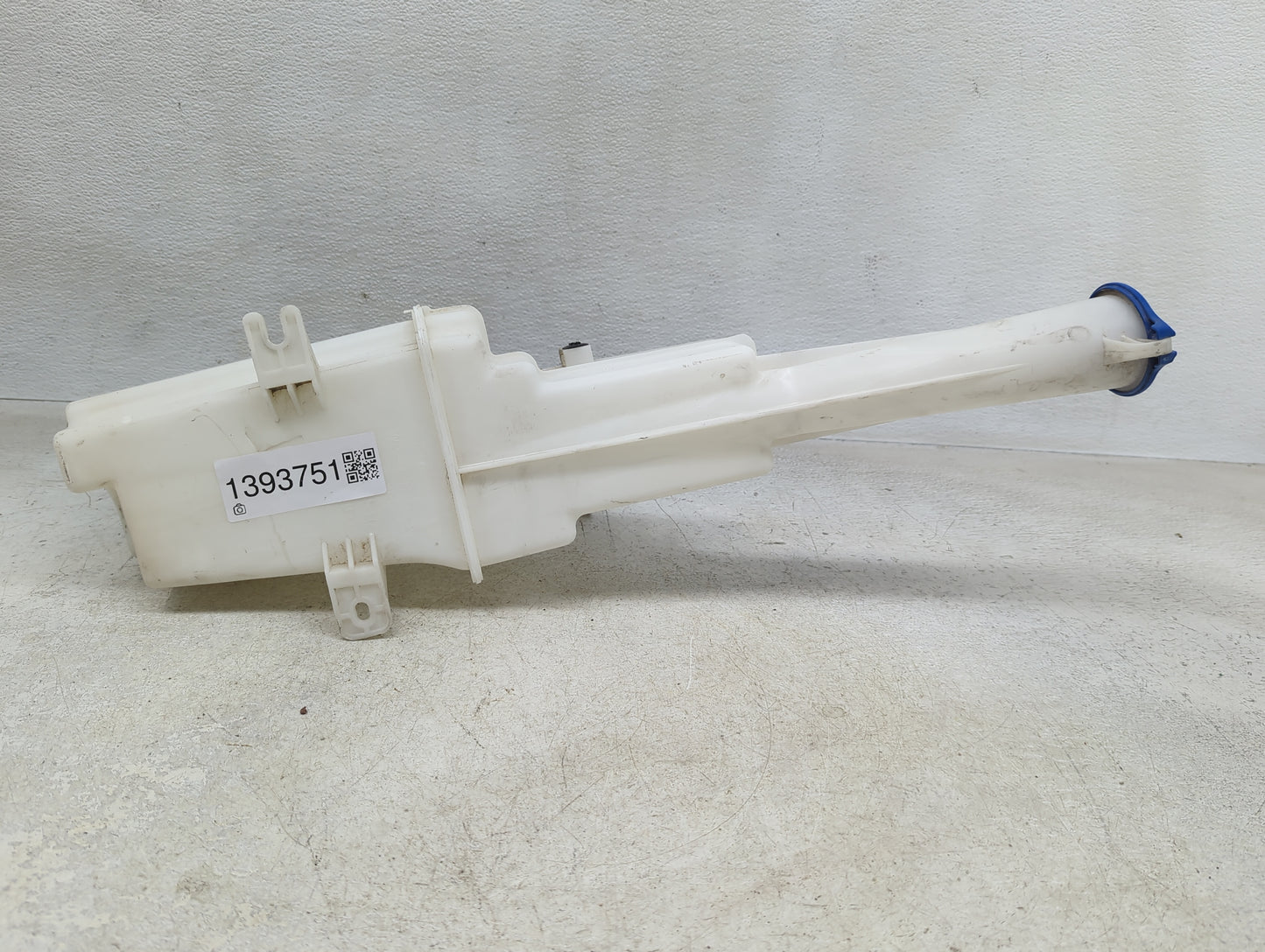 2014-2016 Kia Sportage Windshield Washer Fluid Reservoir Bottle Oem - Oemusedautoparts1.com