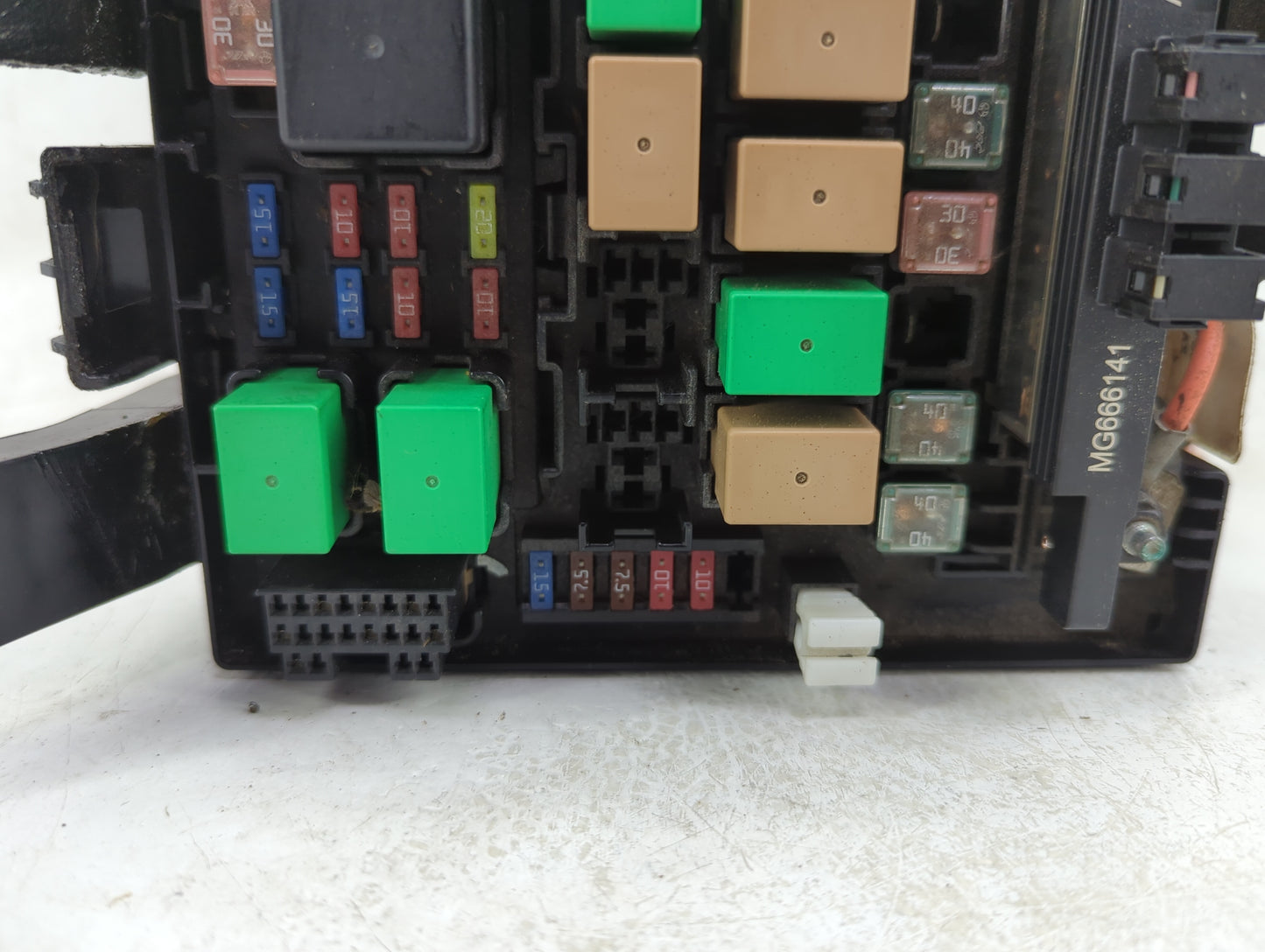 2014-2016 Kia Sportage Fusebox Fuse Box Panel Relay Module Fits Fits 2014 2015 2016 OEM Used Auto Parts - Oemusedautoparts1.