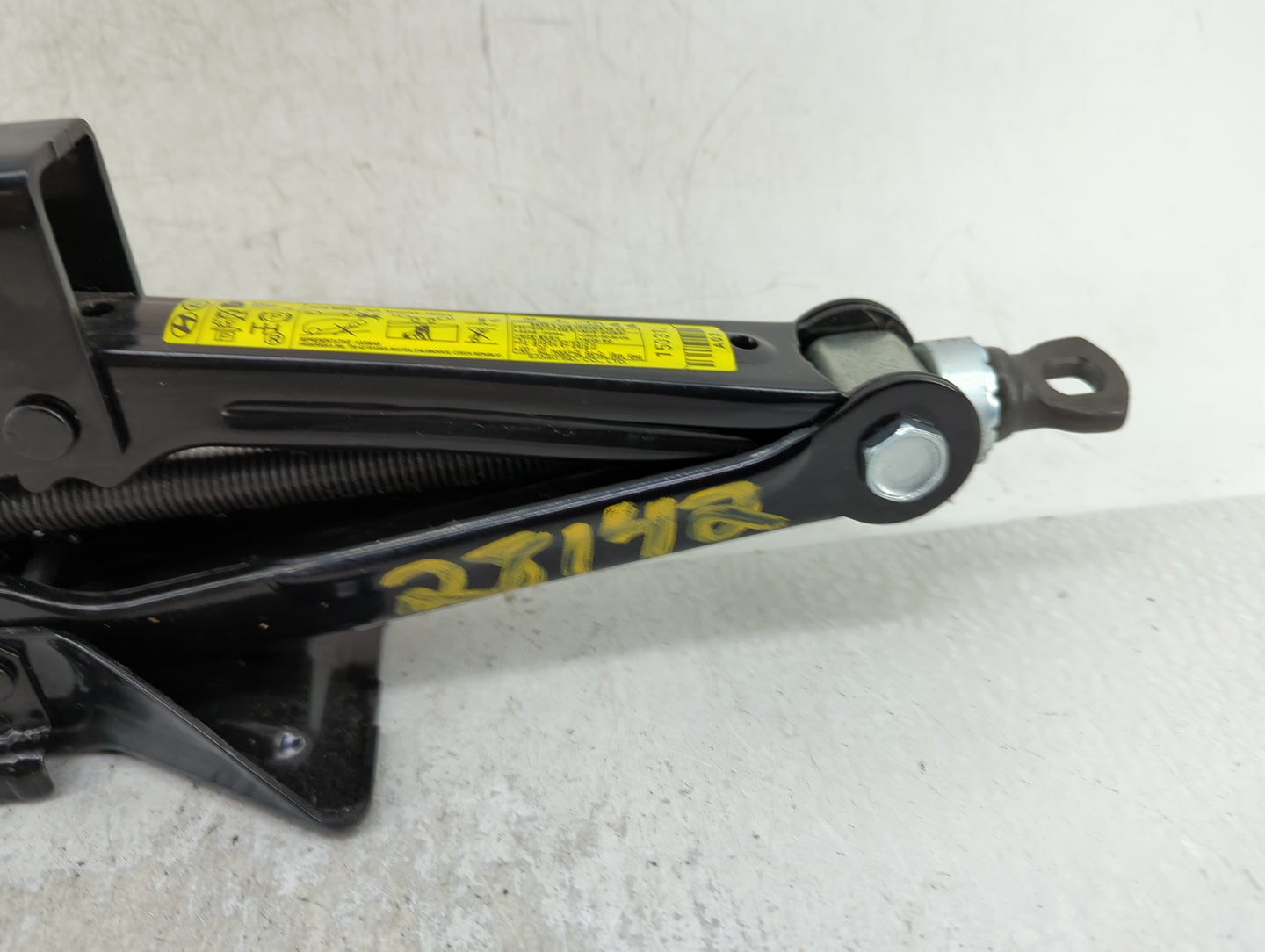 2016 Kia Sportage Spare Scissor Car Jack 1415298 - Oemusedautoparts1.com